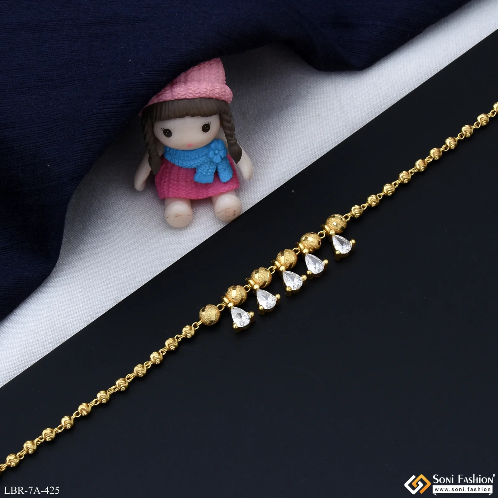 Fashionable Gold Plated Bracelet for Ladies - Style A425 - Image 5