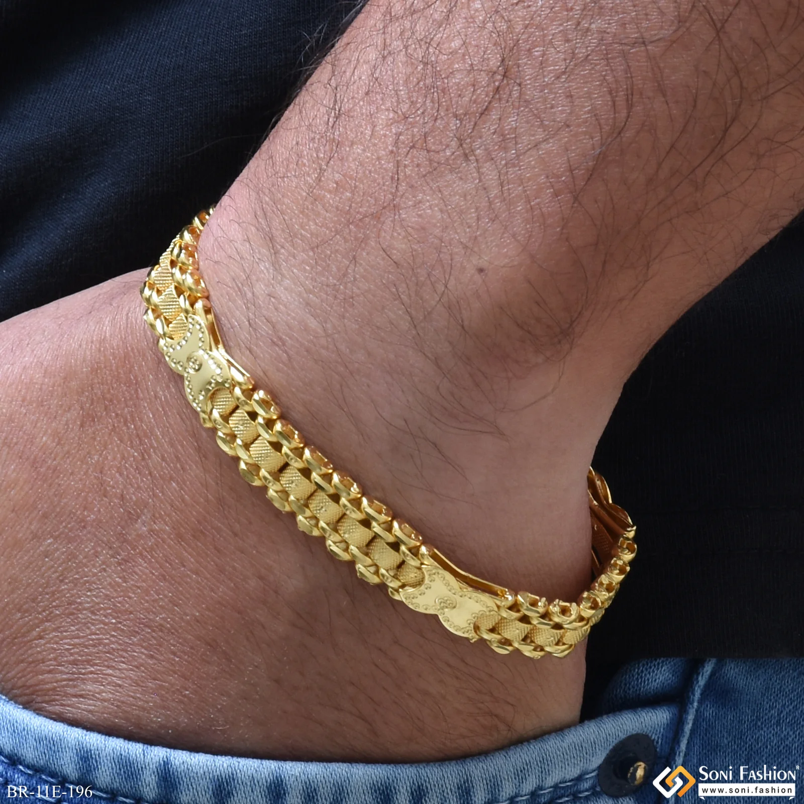 Finely Detailed Design Gold Plated Box Bracelet for Men - Style E196