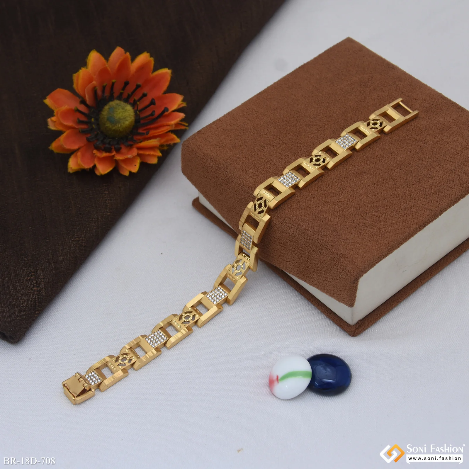 Finely Detailed Design Gold Plated Bracelet for Men - Style D708 - Image 4