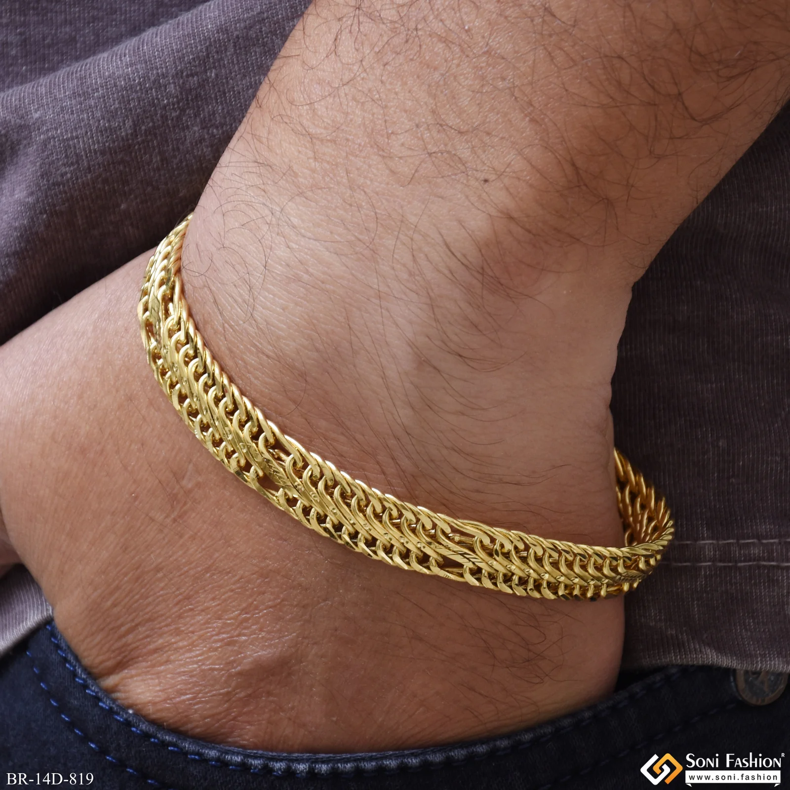 Finely Detailed Design Gold Plated Link Bracelet for Men - Style D819