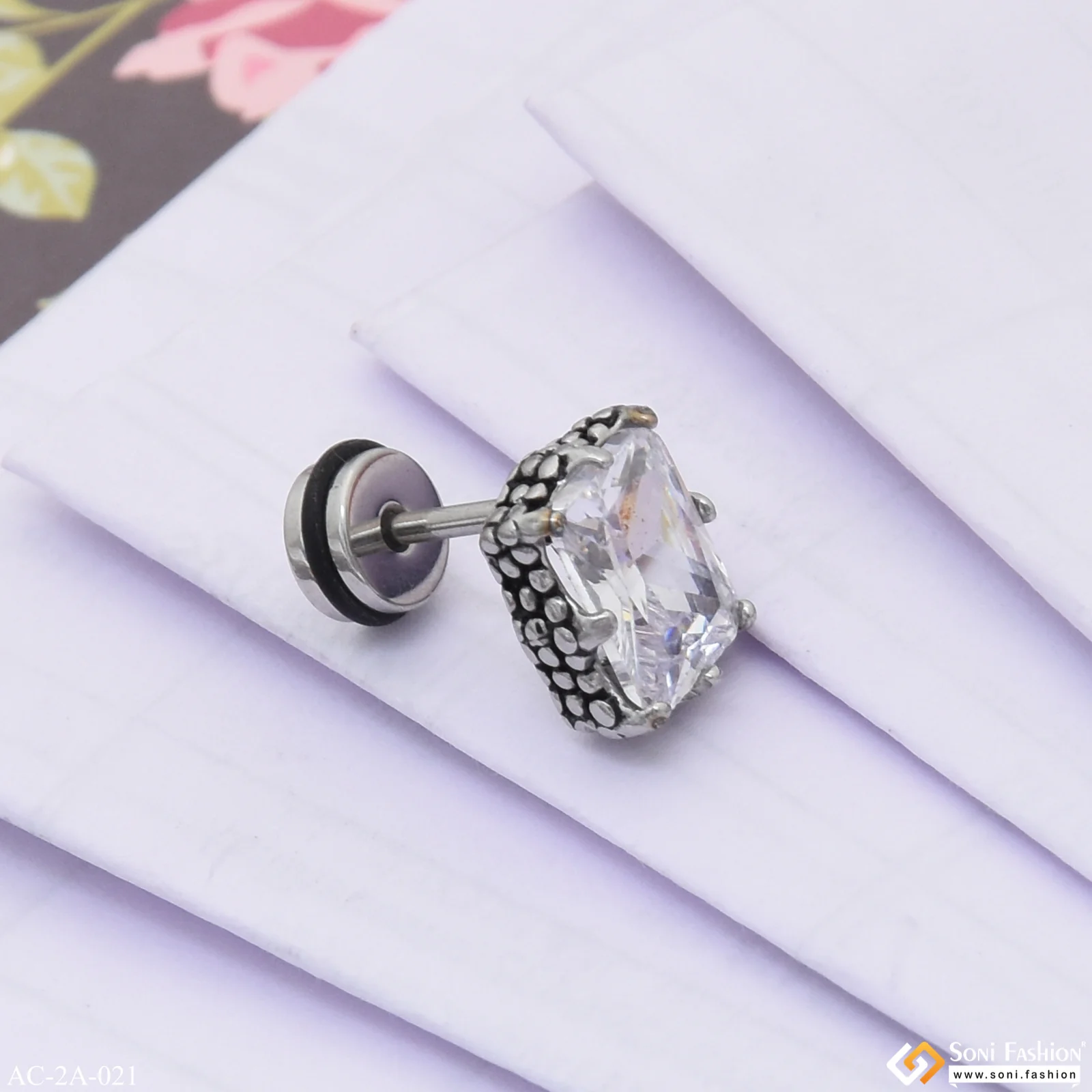 Finely Detailed Design Surgical Steel Stud Earring for Men (1 Pc) - Style A021 - Image 5