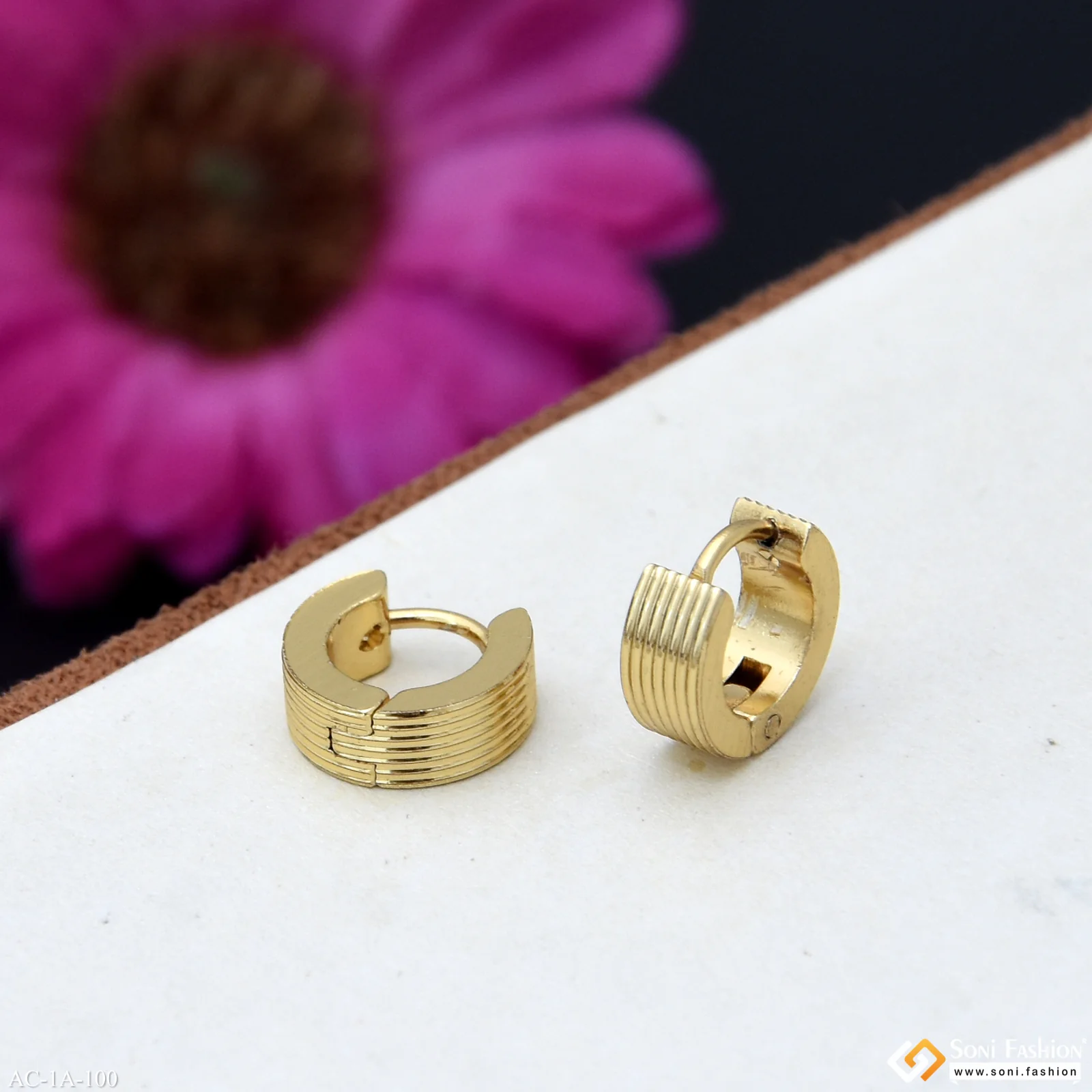 Funky Design Golden Color Stud Earring for Men (2 Pc) - Style A100 - Image 4
