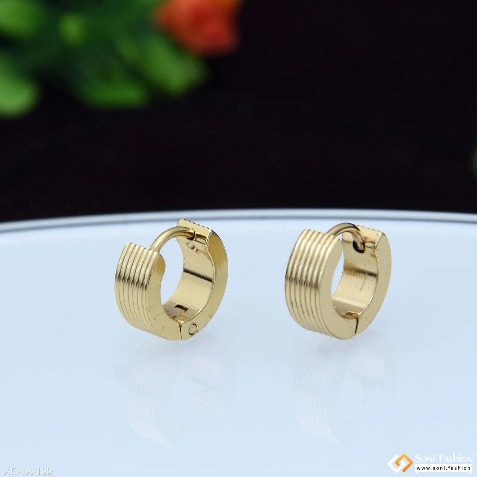 Funky Design Golden Color Stud Earring for Men (2 Pc) - Style A100 - Image 5