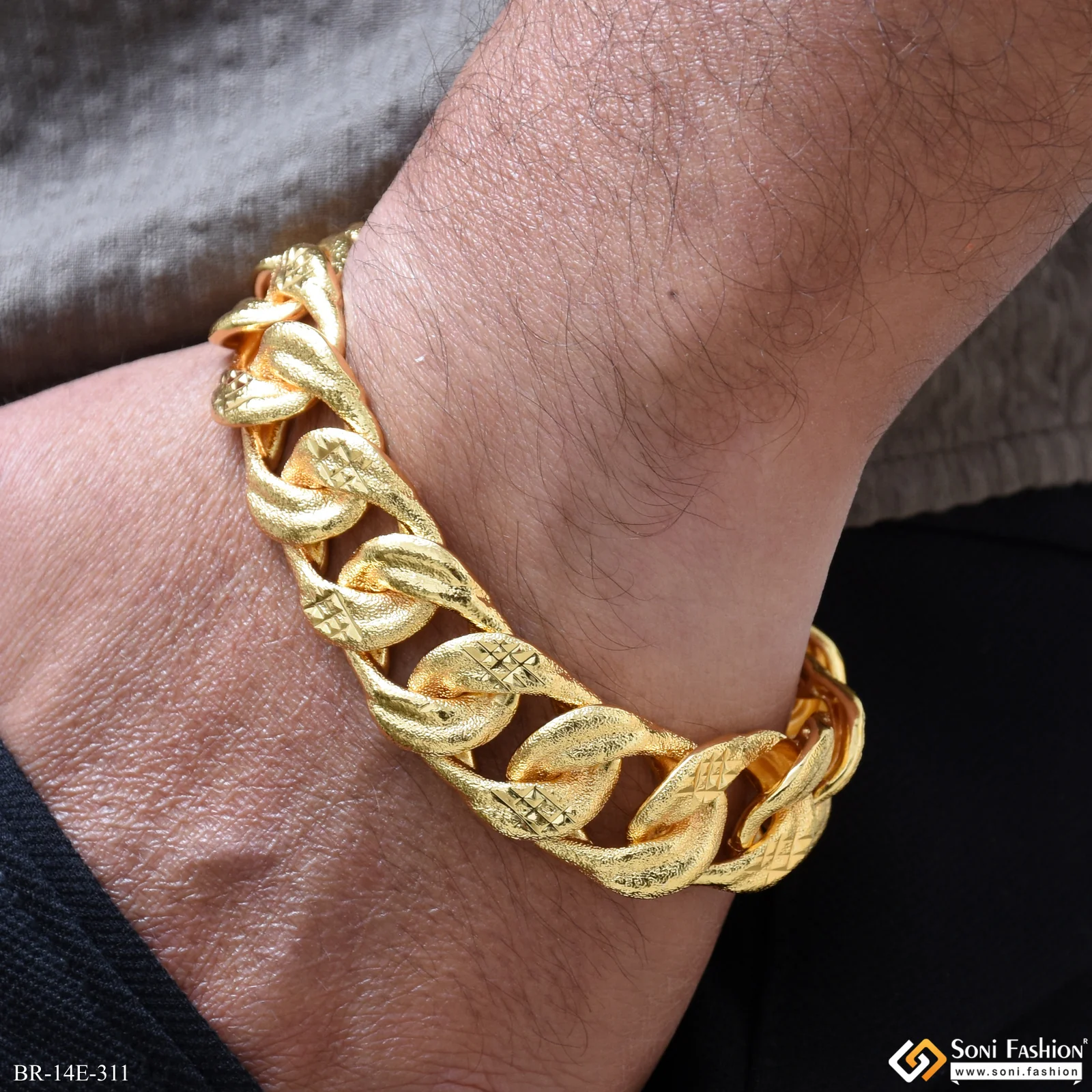 Funky Design Link Bracelet Gold Plated Bracelet for Men - Style E311