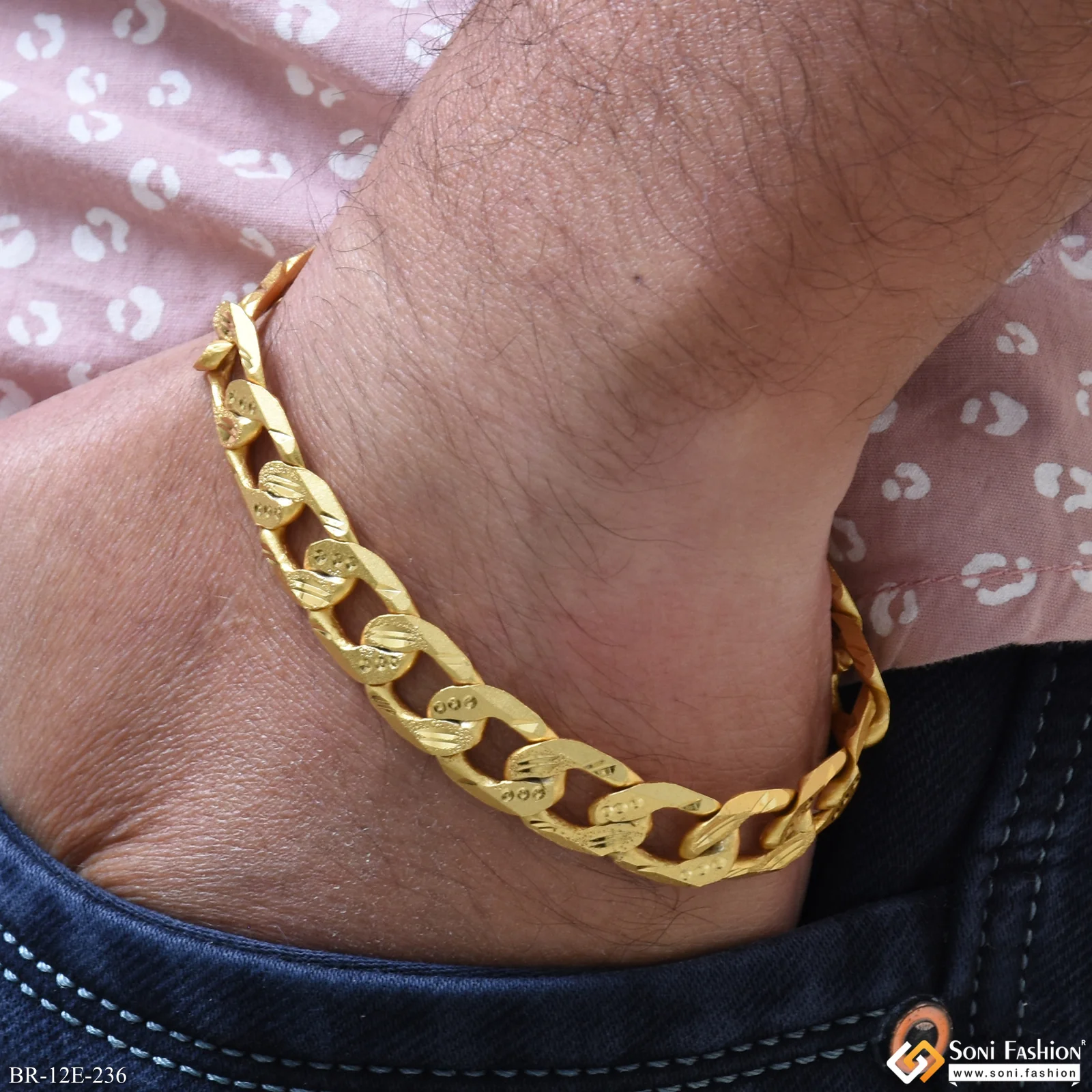 Glamorous Design Gold Plated Link Bracelet for Men - Style E236