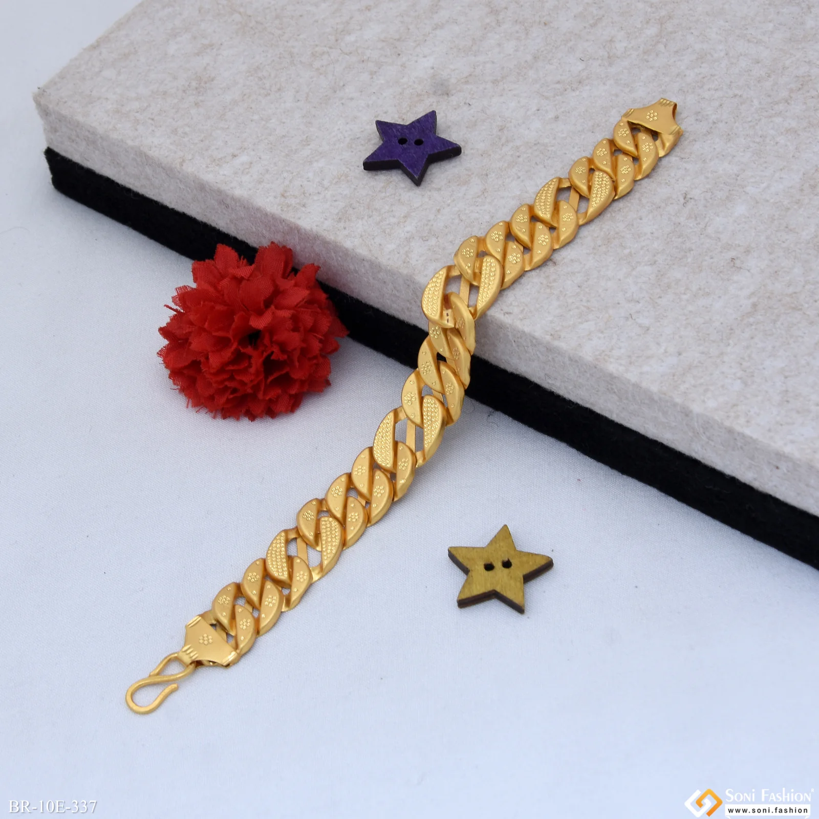 Glamorous Design Gold Plated Pokal Bracelet for Men - Style E337 - Image 4