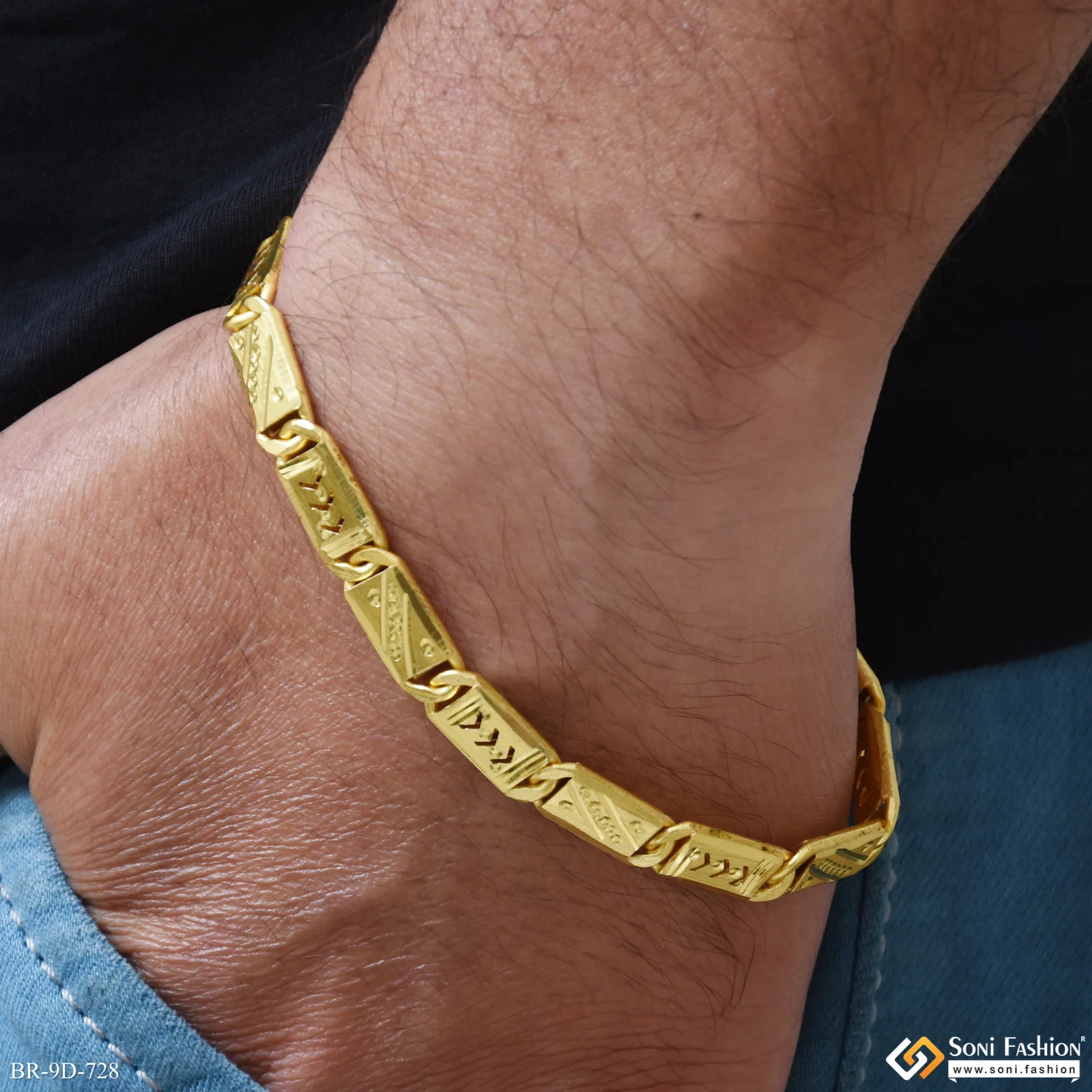 Glittering Design Gold Plated Nawabi Bracelet for Men - Style D728 - Image 2