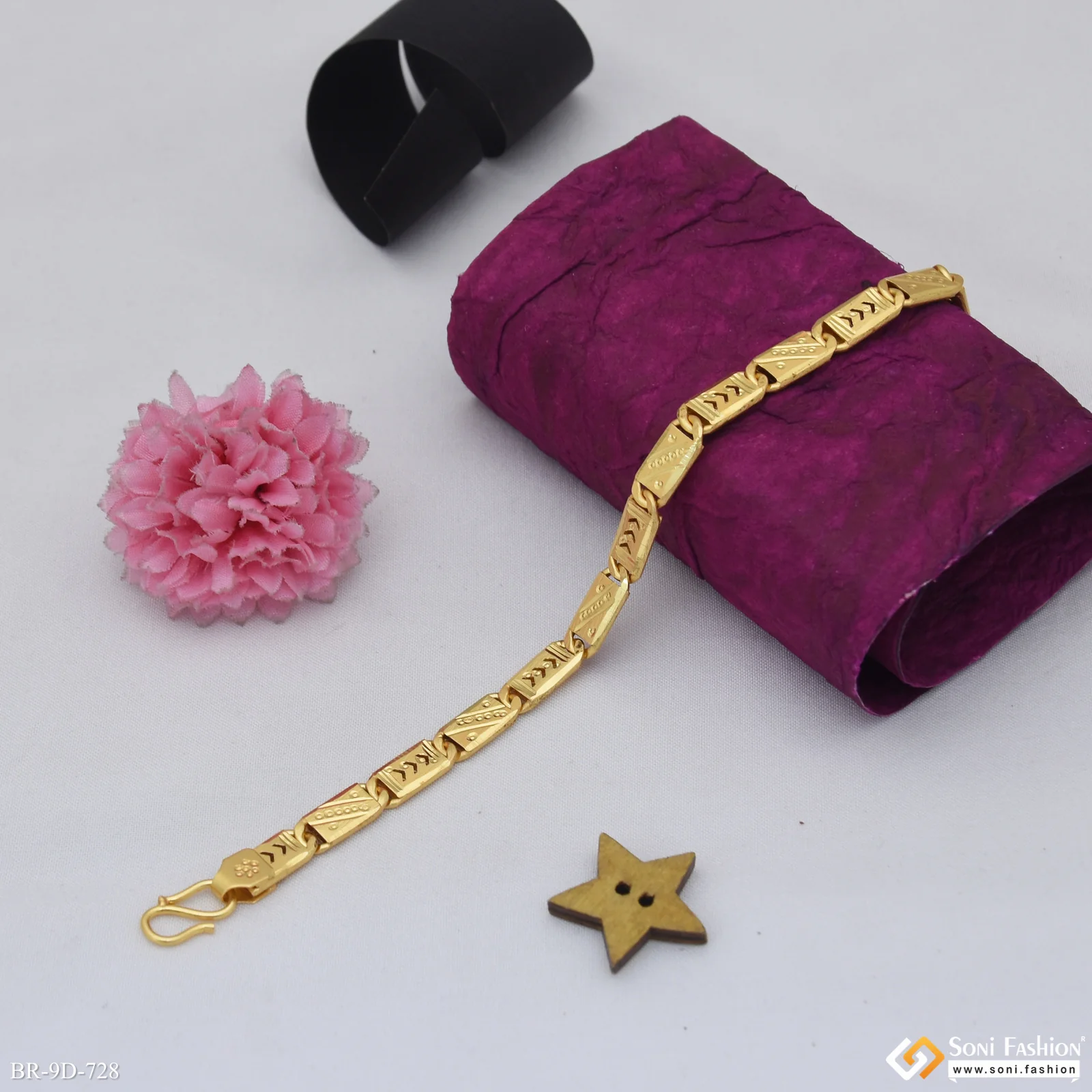 Glittering Design Gold Plated Nawabi Bracelet for Men - Style D728 - Image 4