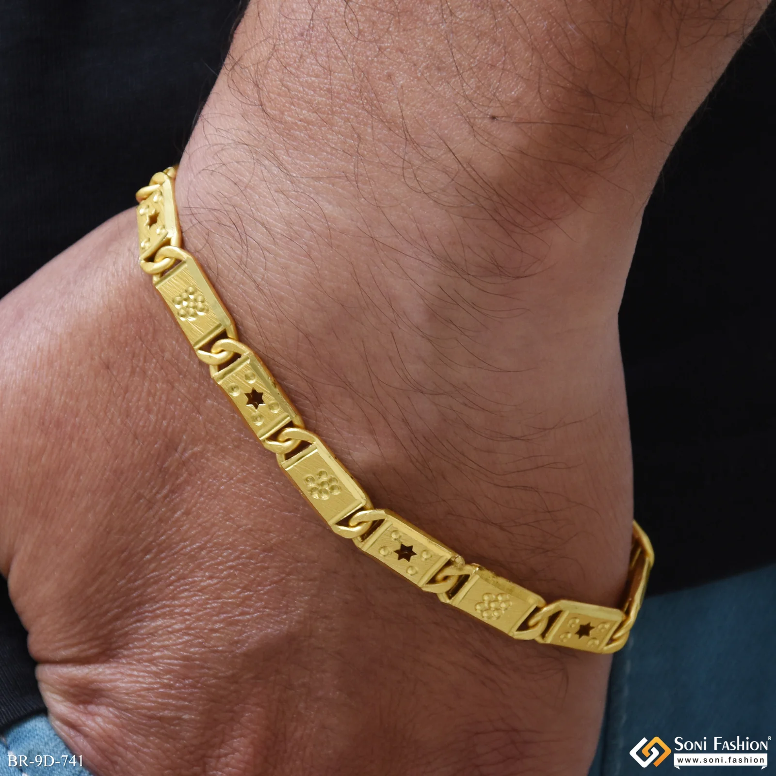 Glittering Design Gold Plated Nawabi Bracelet for Men - Style D741 - Image 2