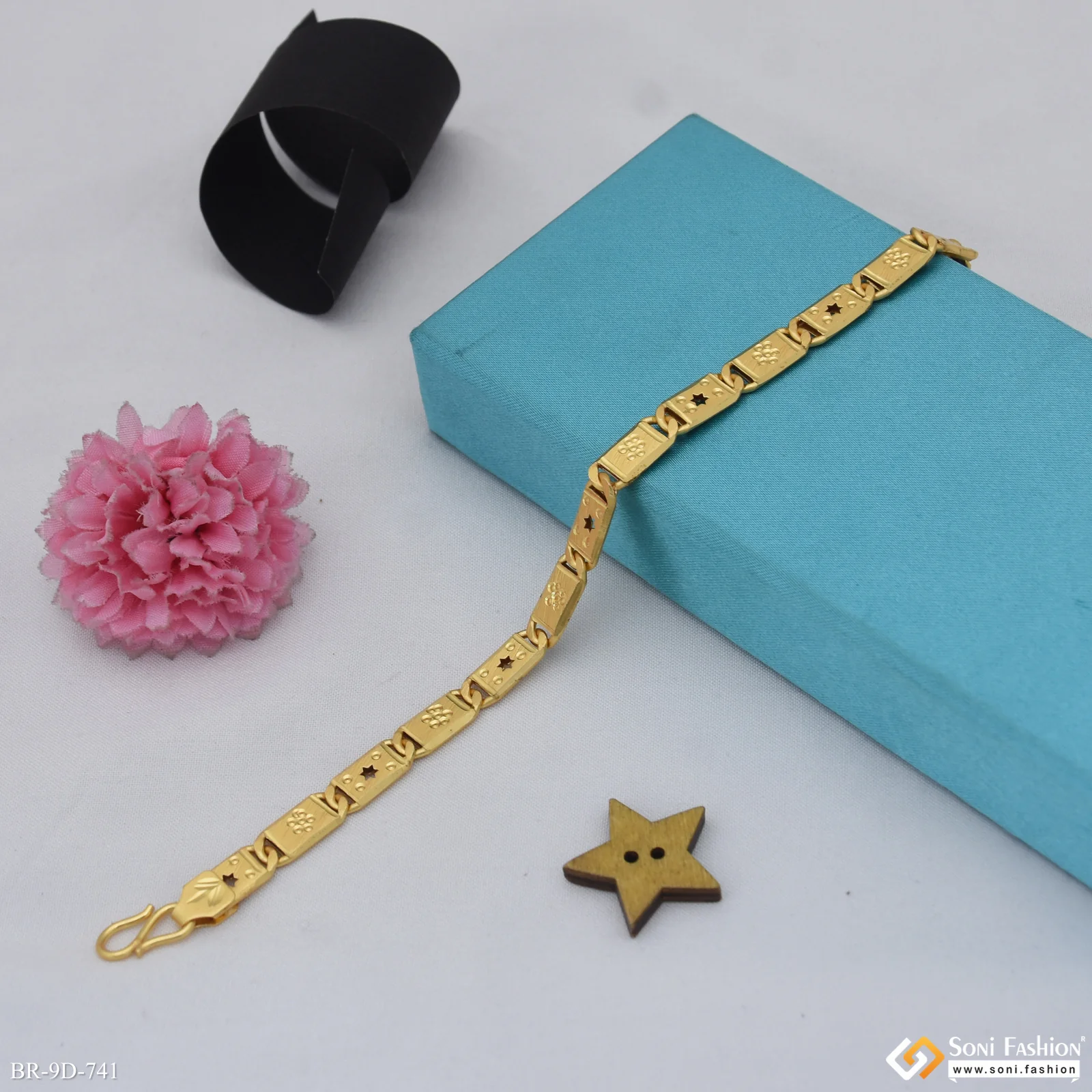 Glittering Design Gold Plated Nawabi Bracelet for Men - Style D741 - Image 4
