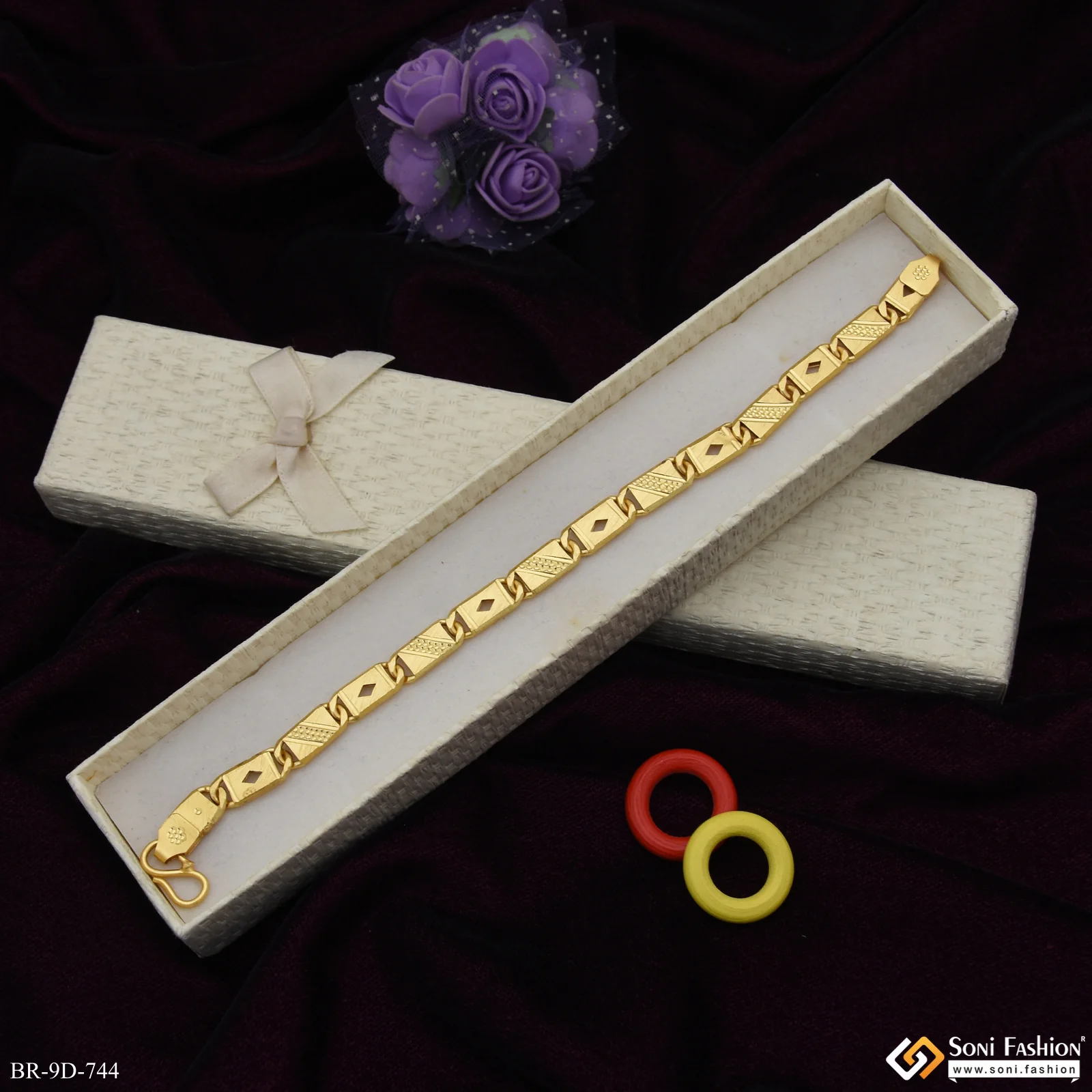Glittering Design Gold Plated Nawabi Bracelet for Men - Style D744