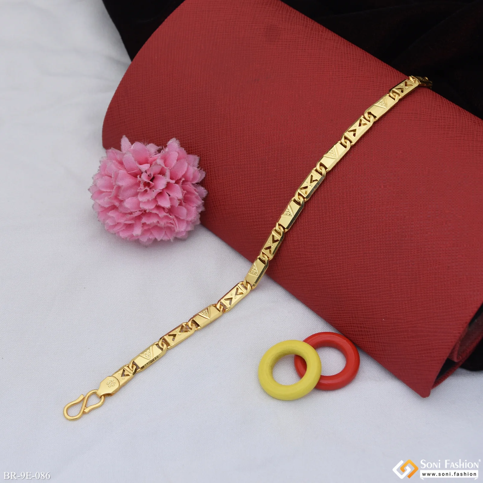 Glittering Design Gold Plated Nawabi Bracelet for Men - Style E086 - Image 3