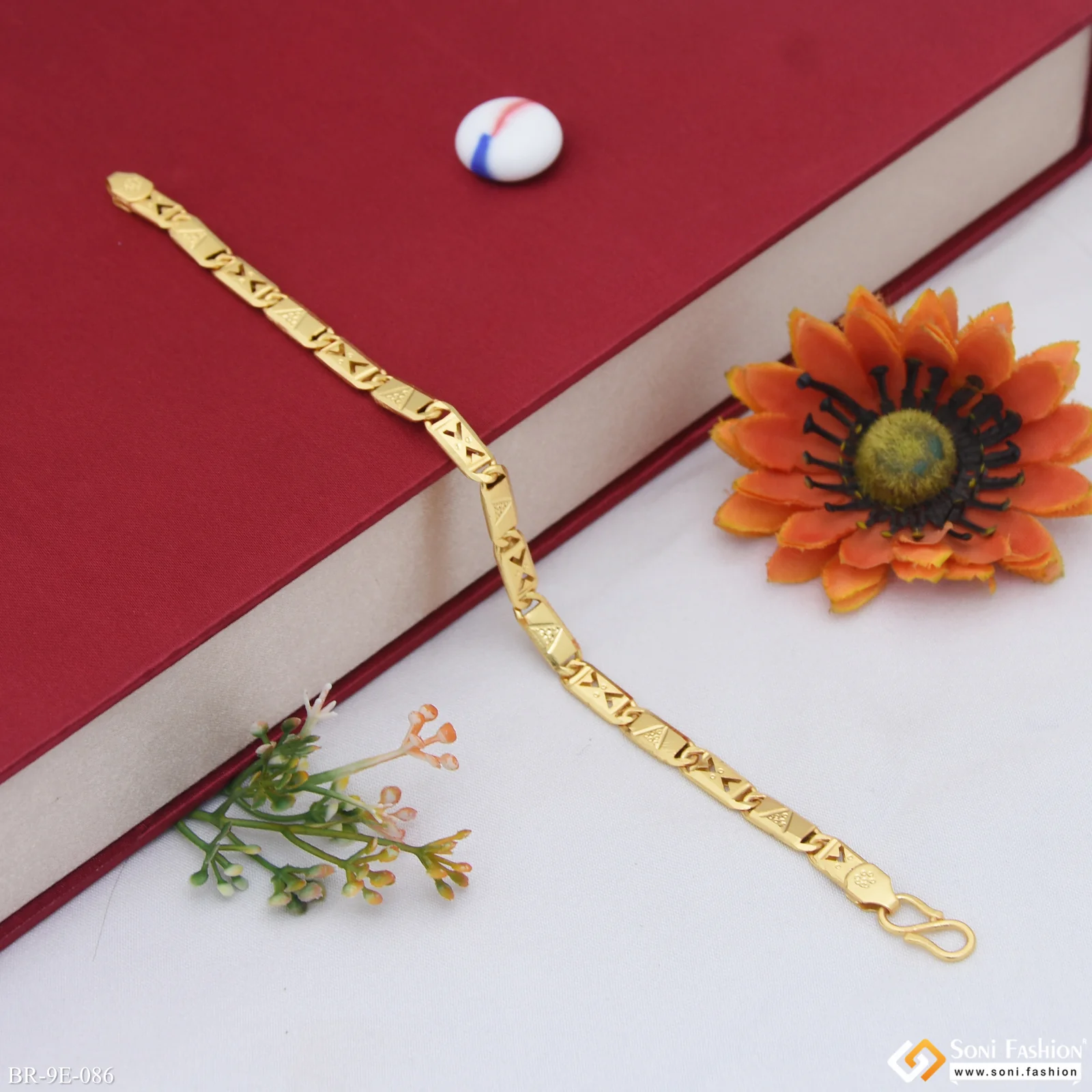 Glittering Design Gold Plated Nawabi Bracelet for Men - Style E086 - Image 5