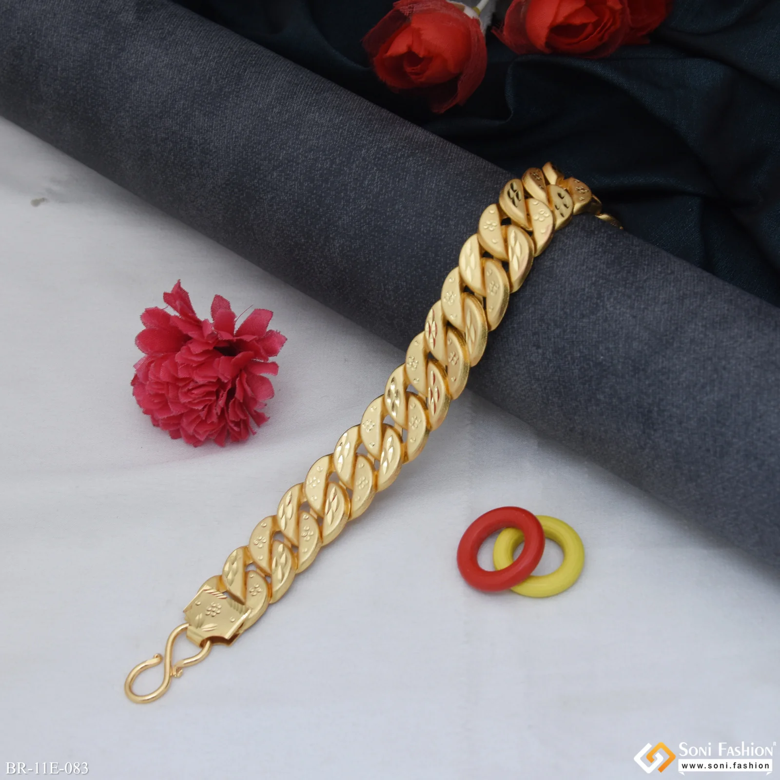 Glittering Design Gold Plated Pokal Bracelet for Men - Style E083 - Image 3