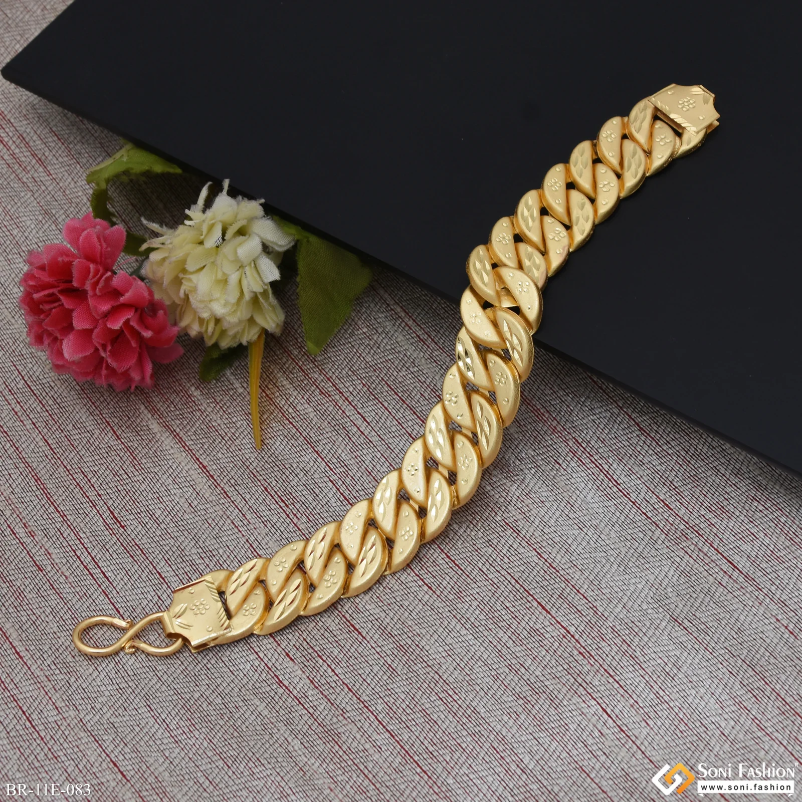 Glittering Design Gold Plated Pokal Bracelet for Men - Style E083 - Image 5