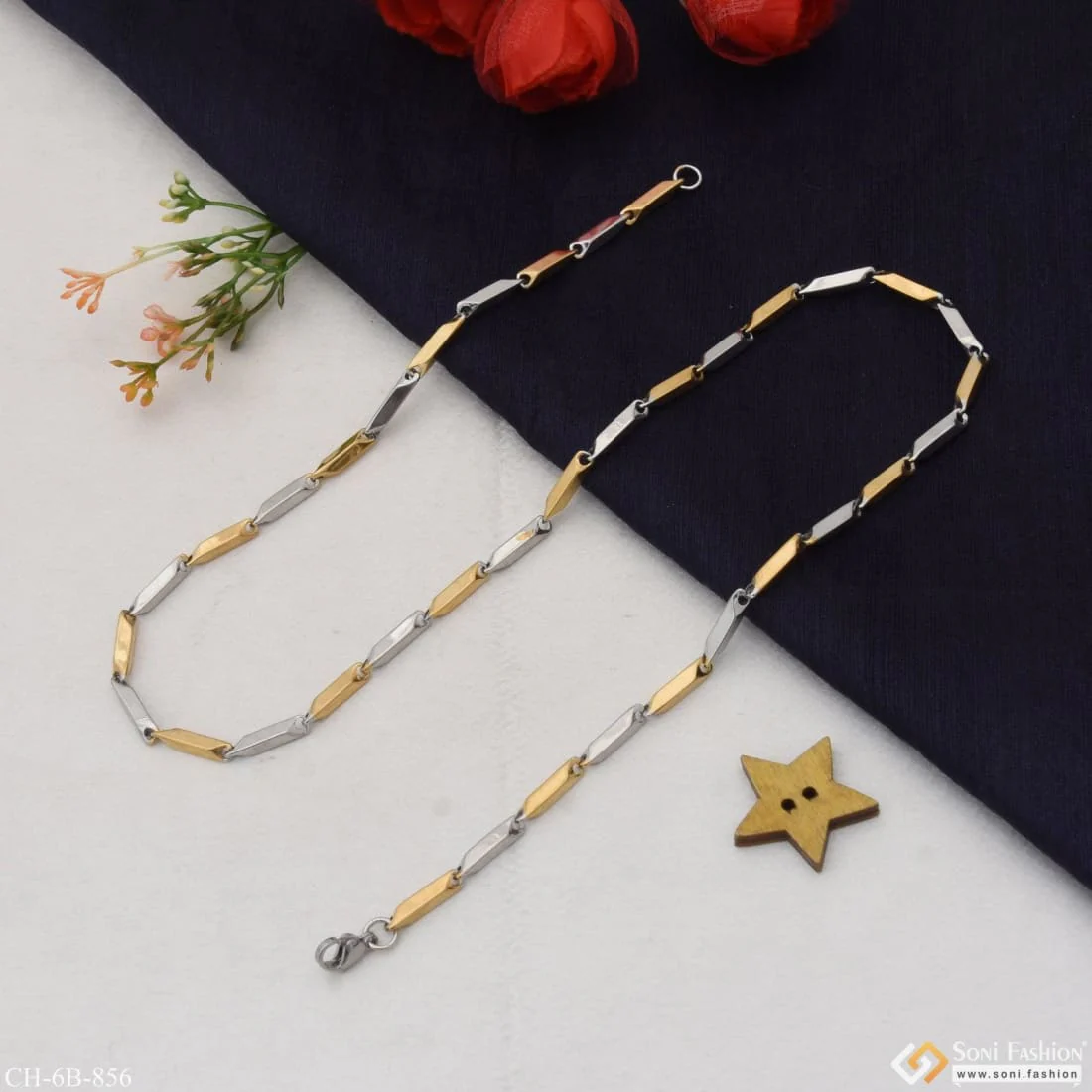 Small Triangle Fashion-Forward Design High-Quality Golden Color Chain - Style B856 - Image 4