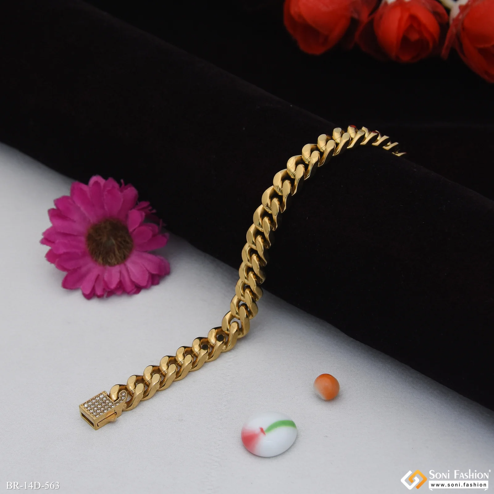 Golden Color Stainless Steel Cuban Link Bracelet for Men - Style D563