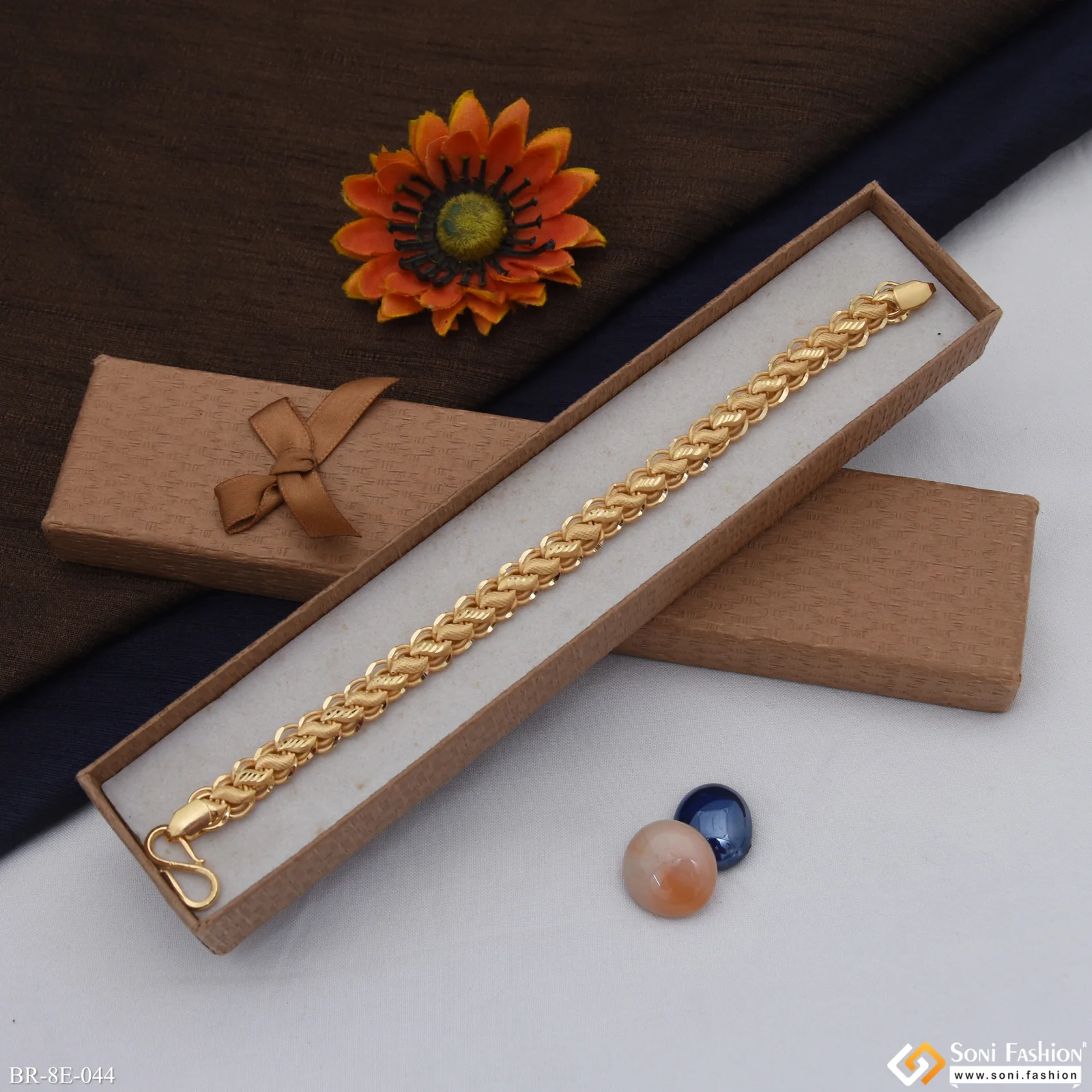 Gorgeous Design Gold Plated Kohli Bracelet for Men - Style E044 - Image 2