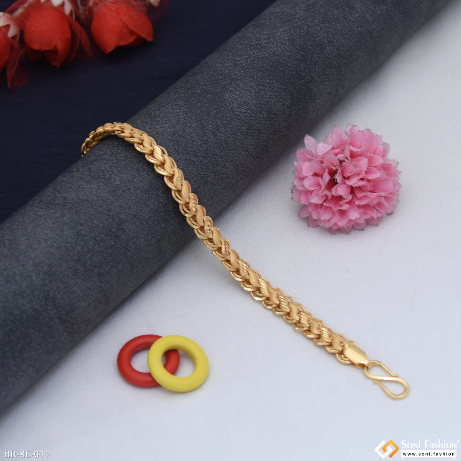 Gorgeous Design Gold Plated Kohli Bracelet for Men - Style E044 - Image 4