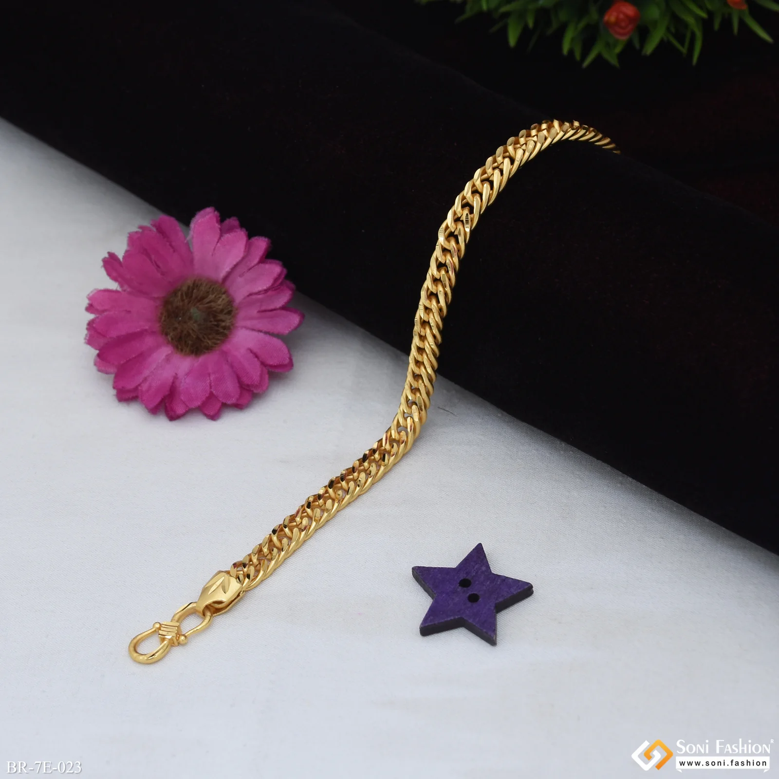 Gorgeous Design Gold Plated Link Bracelet for Men - Style E023 - Image 2