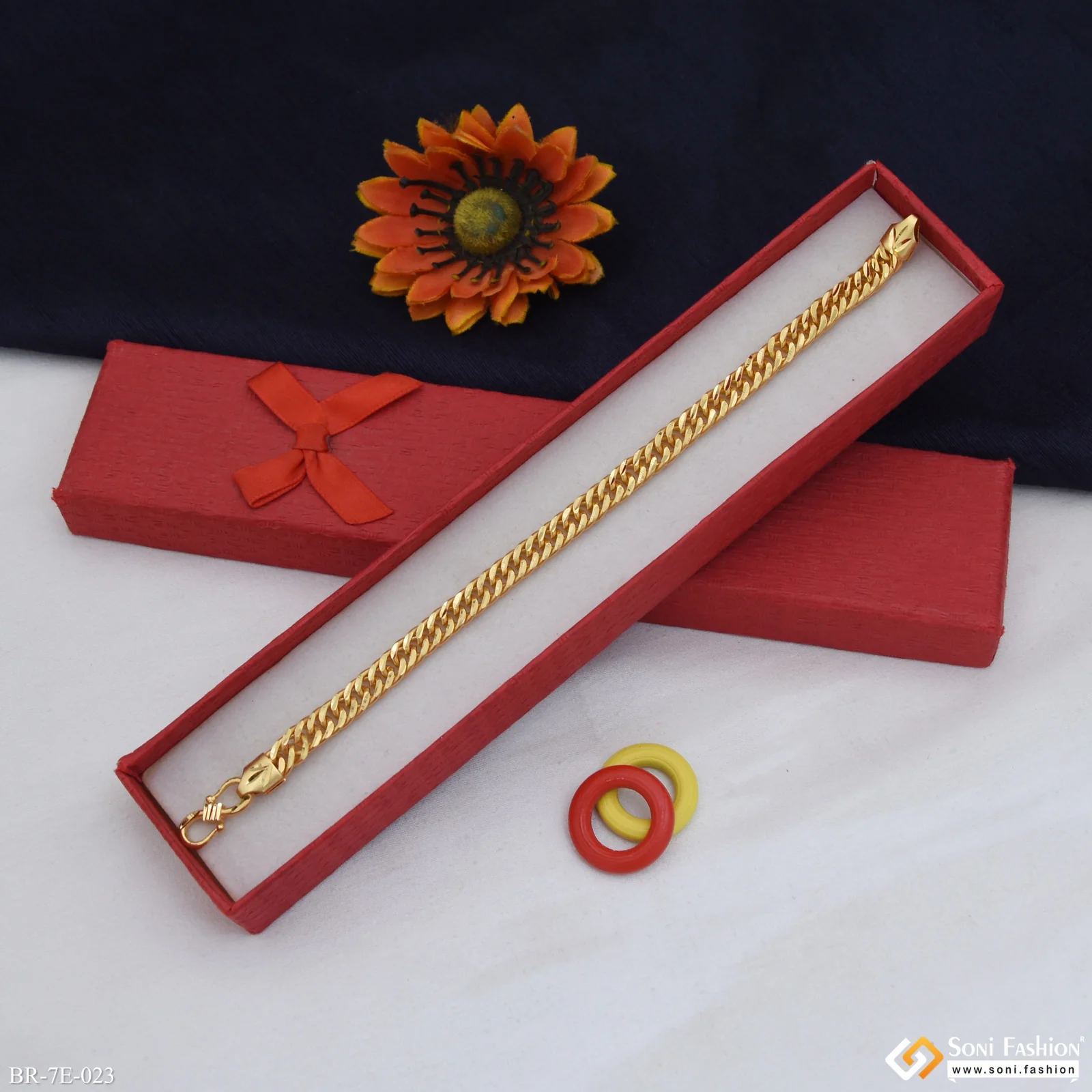 Gorgeous Design Gold Plated Link Bracelet for Men - Style E023 - Image 3