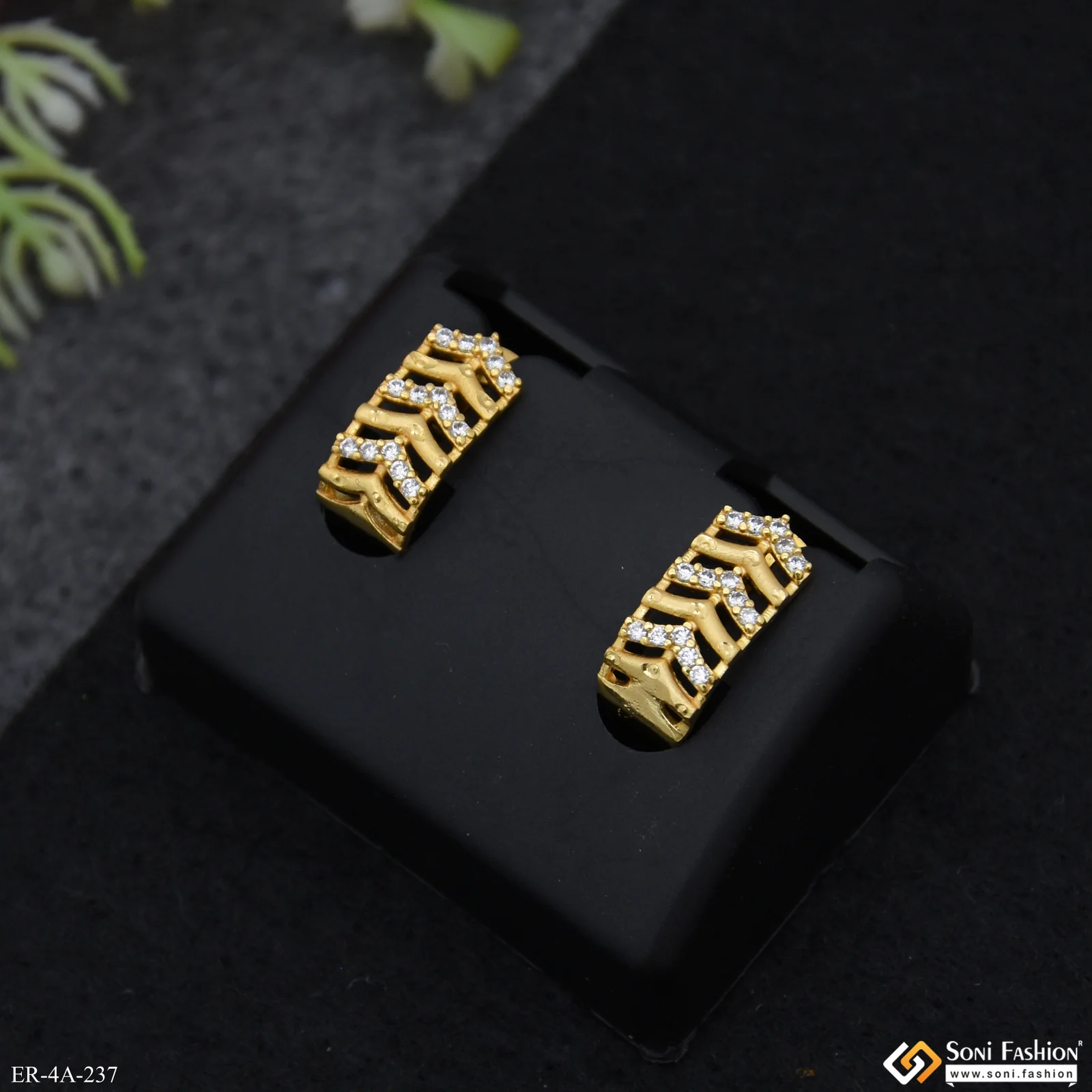 Graceful Design Gold Plated Earrings for Ladies - Style A237 - Image 6