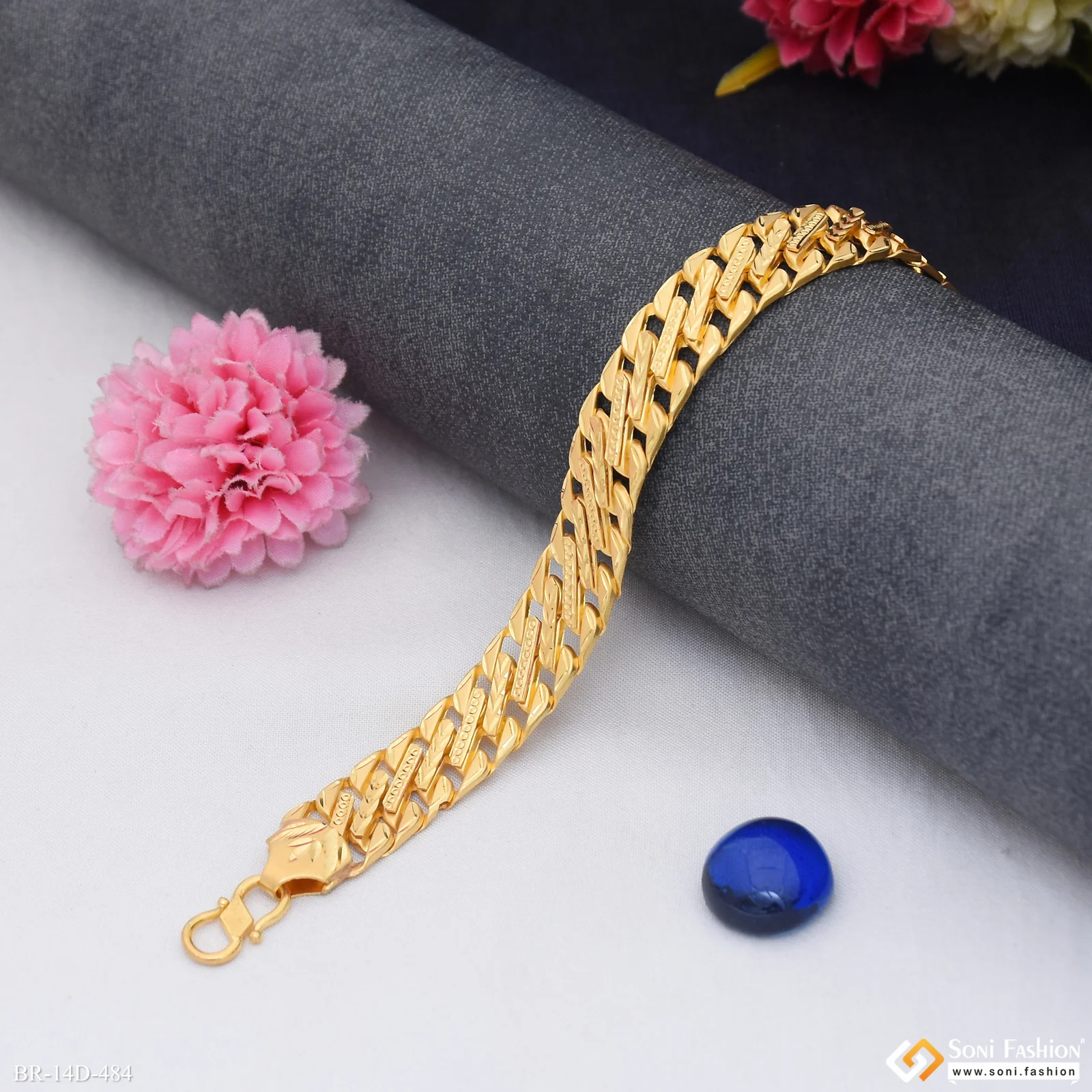 Hand-Crafted Design Gold Plated Pokal Bracelet for Men - Style D484 - Image 4