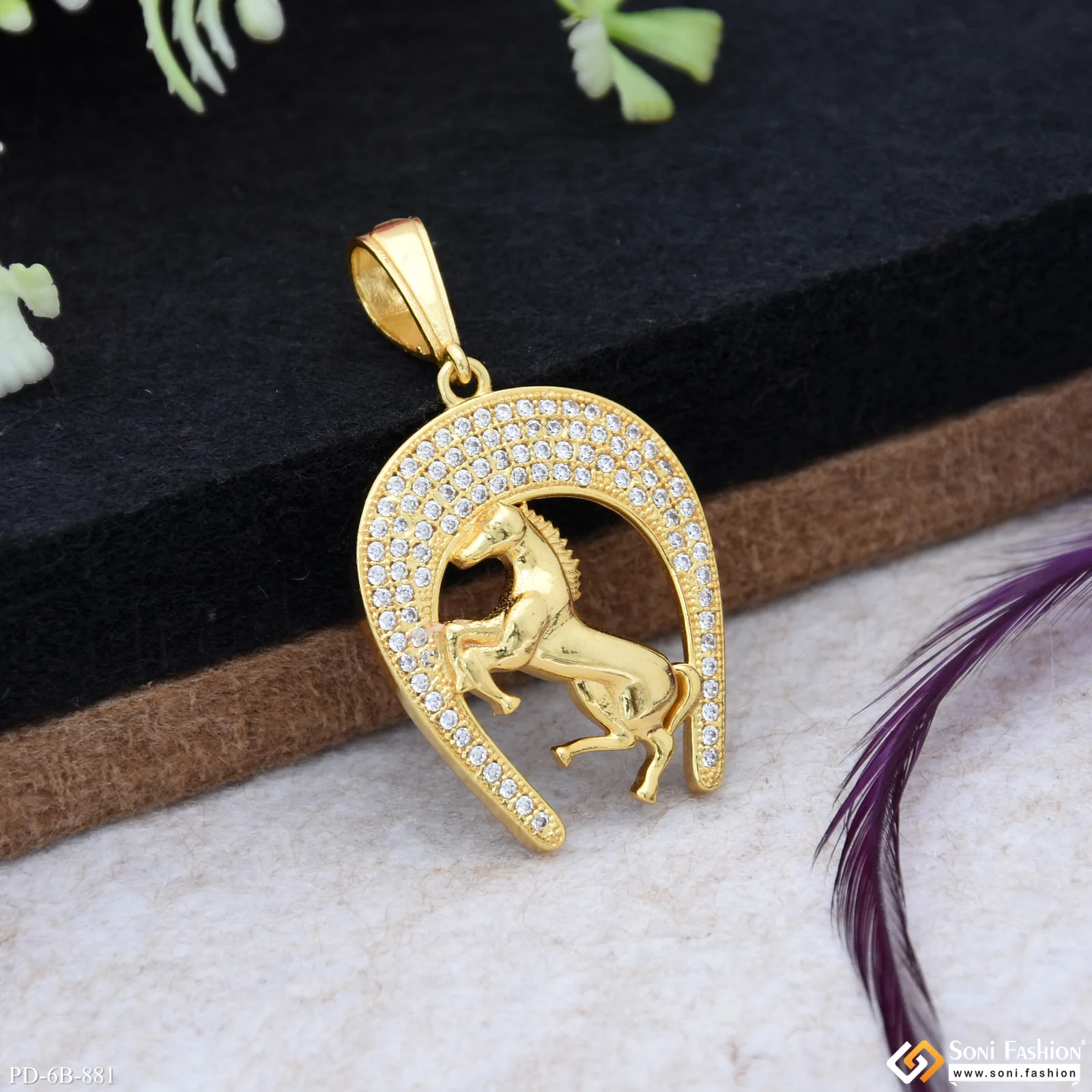 Horseshoe Fashionable Design Gold Plated Pendant for Men - Style B881 - Image 4