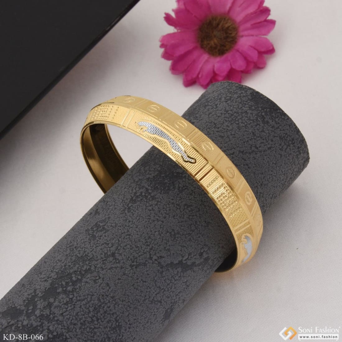 Jaguar Decorative Design Best Quality Gold Plated Punjabi Kada for Men - Style B066 - Image 4