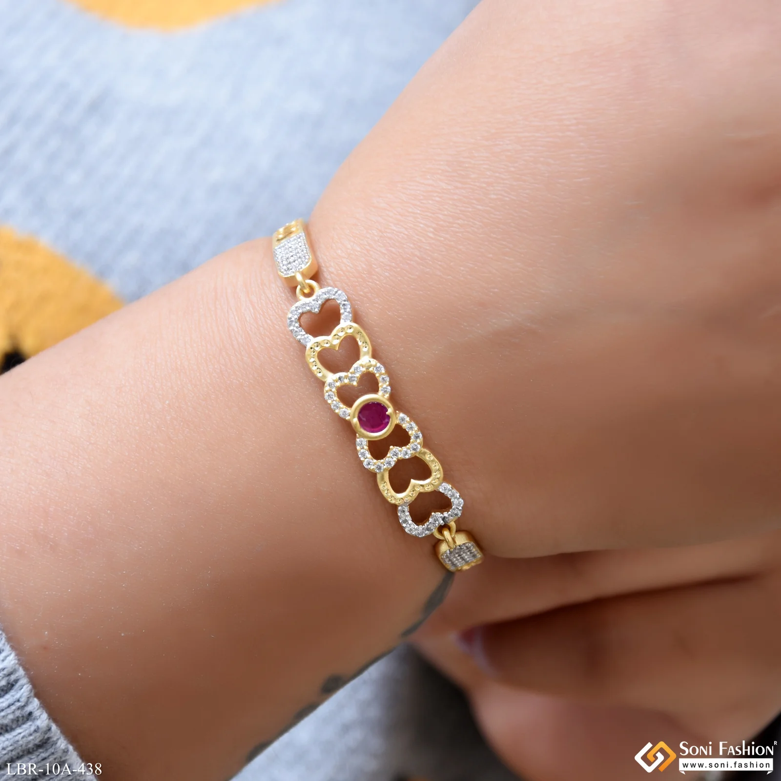 Latest Design Gold Plated Bracelet for Ladies - Style A438