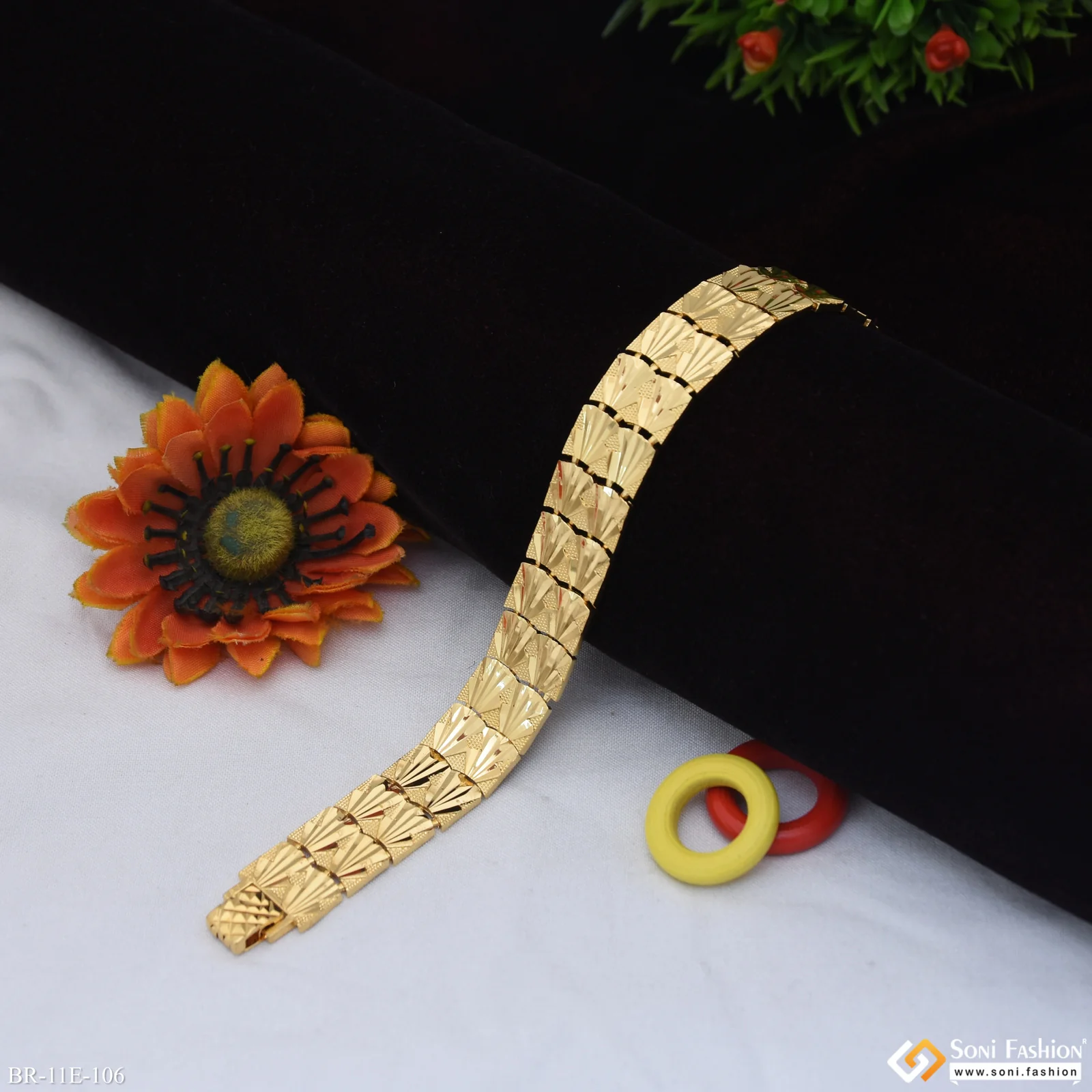 Latest Design Gold Plated Bracelet for Men - Style E106 - Image 5