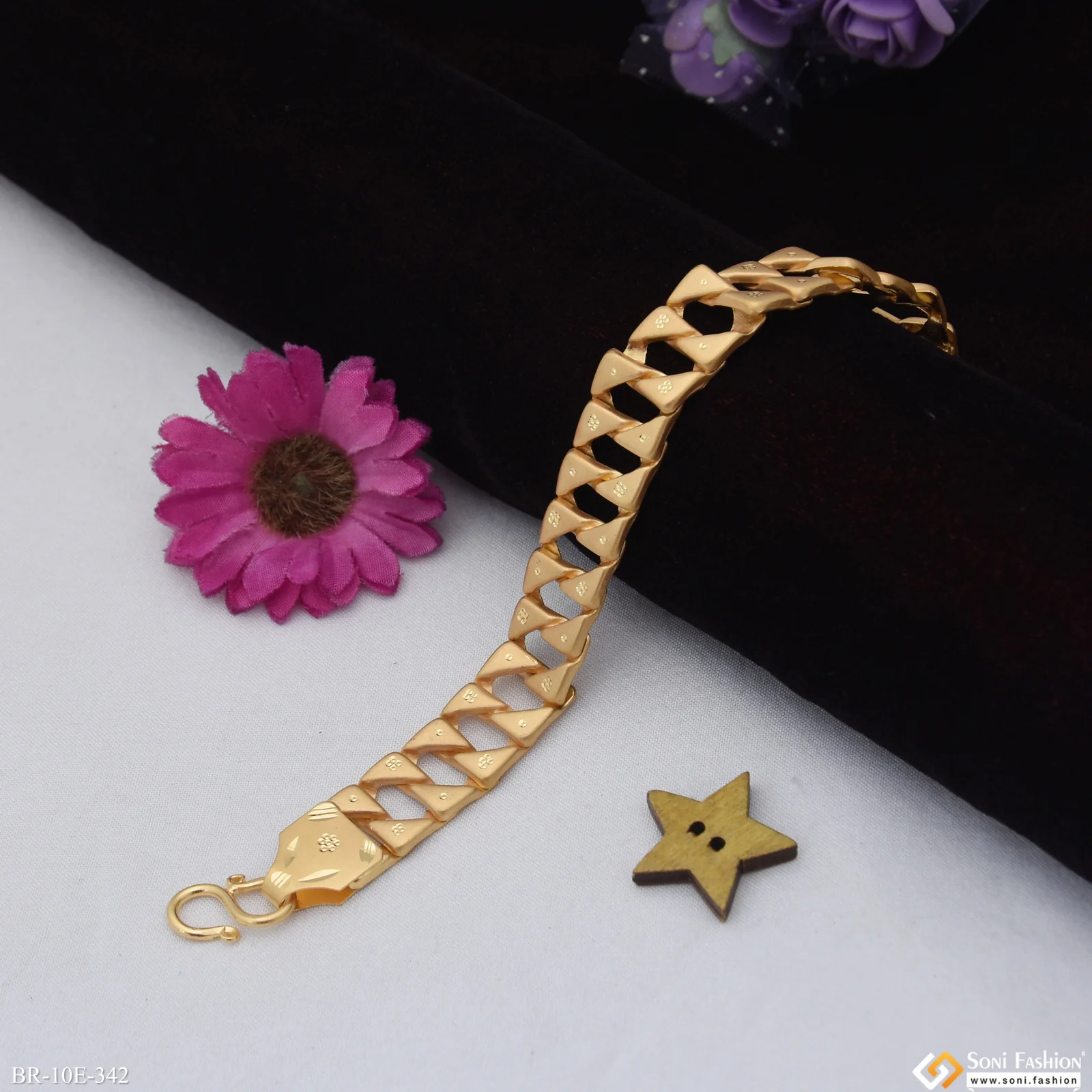 Latest Design Gold Plated Pokal Bracelet for Men - Style E342 - Image 2