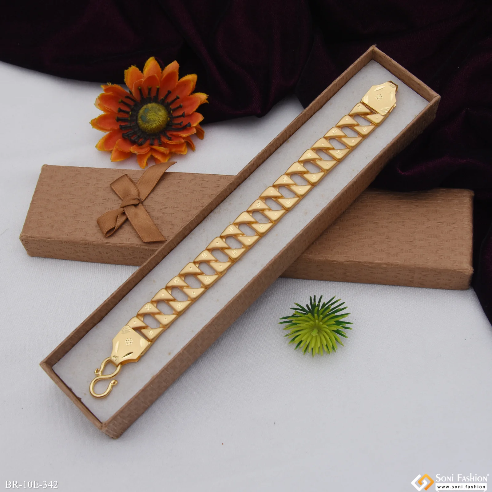 Latest Design Gold Plated Pokal Bracelet for Men - Style E342 - Image 4