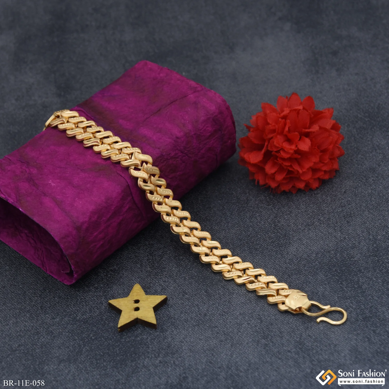 Latest Design Gold Plated Pokal Nawabi Bracelet for Men - Style E058 - Image 3