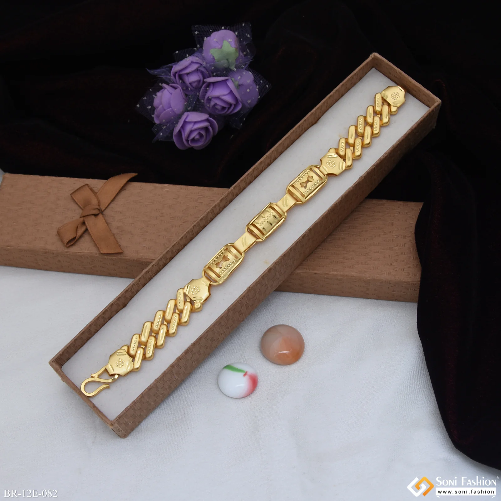 Latest Design Gold Plated Pokal Nawabi Bracelet for Men - Style E082 - Image 2