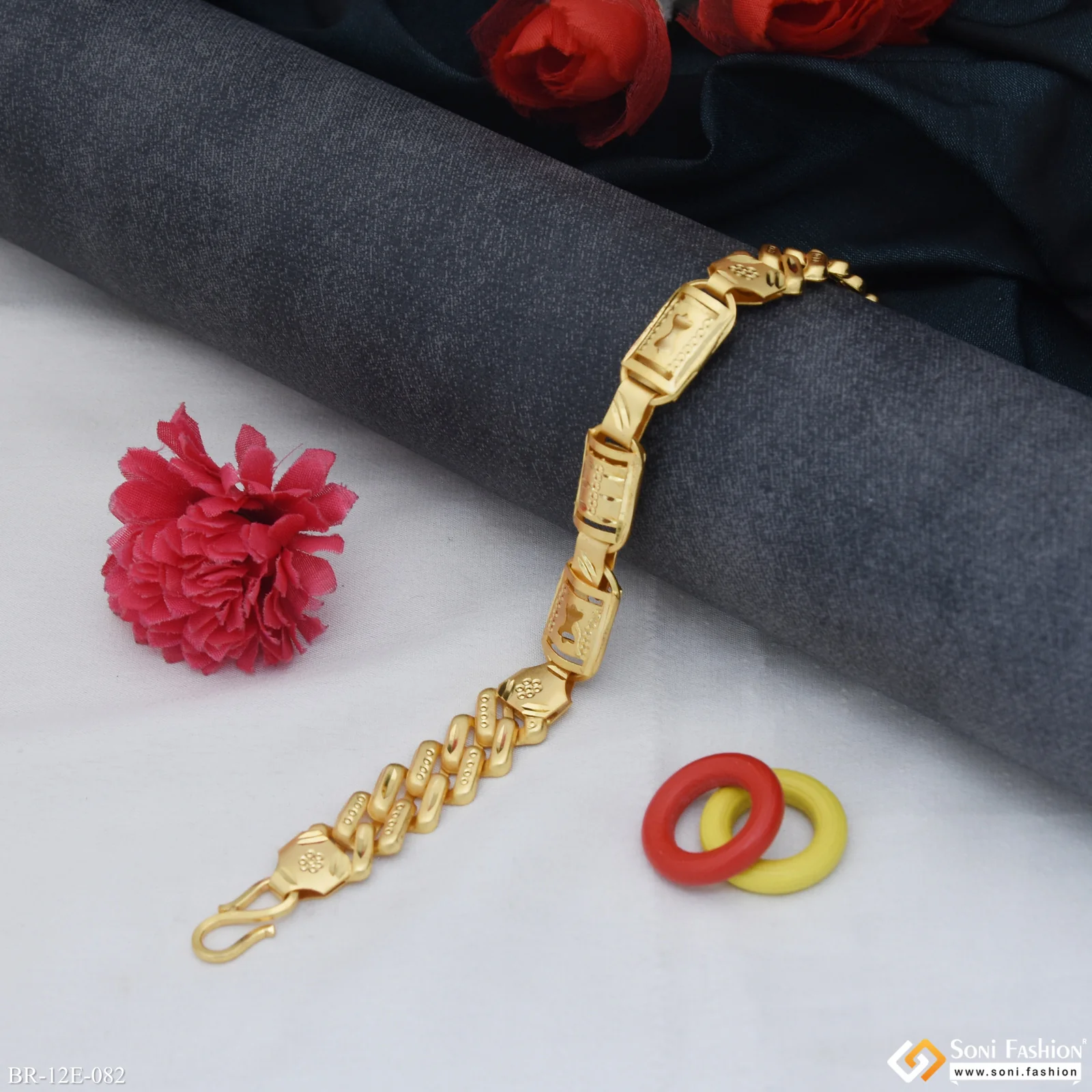 Latest Design Gold Plated Pokal Nawabi Bracelet for Men - Style E082 - Image 3
