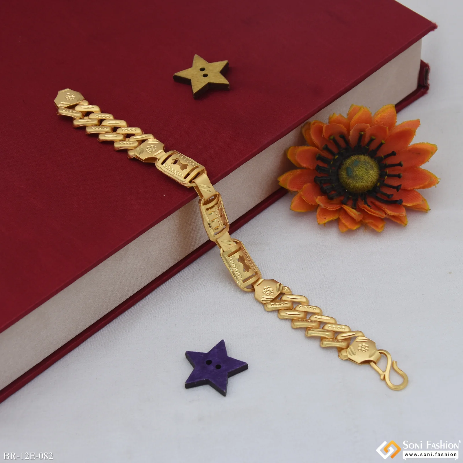 Latest Design Gold Plated Pokal Nawabi Bracelet for Men - Style E082 - Image 4
