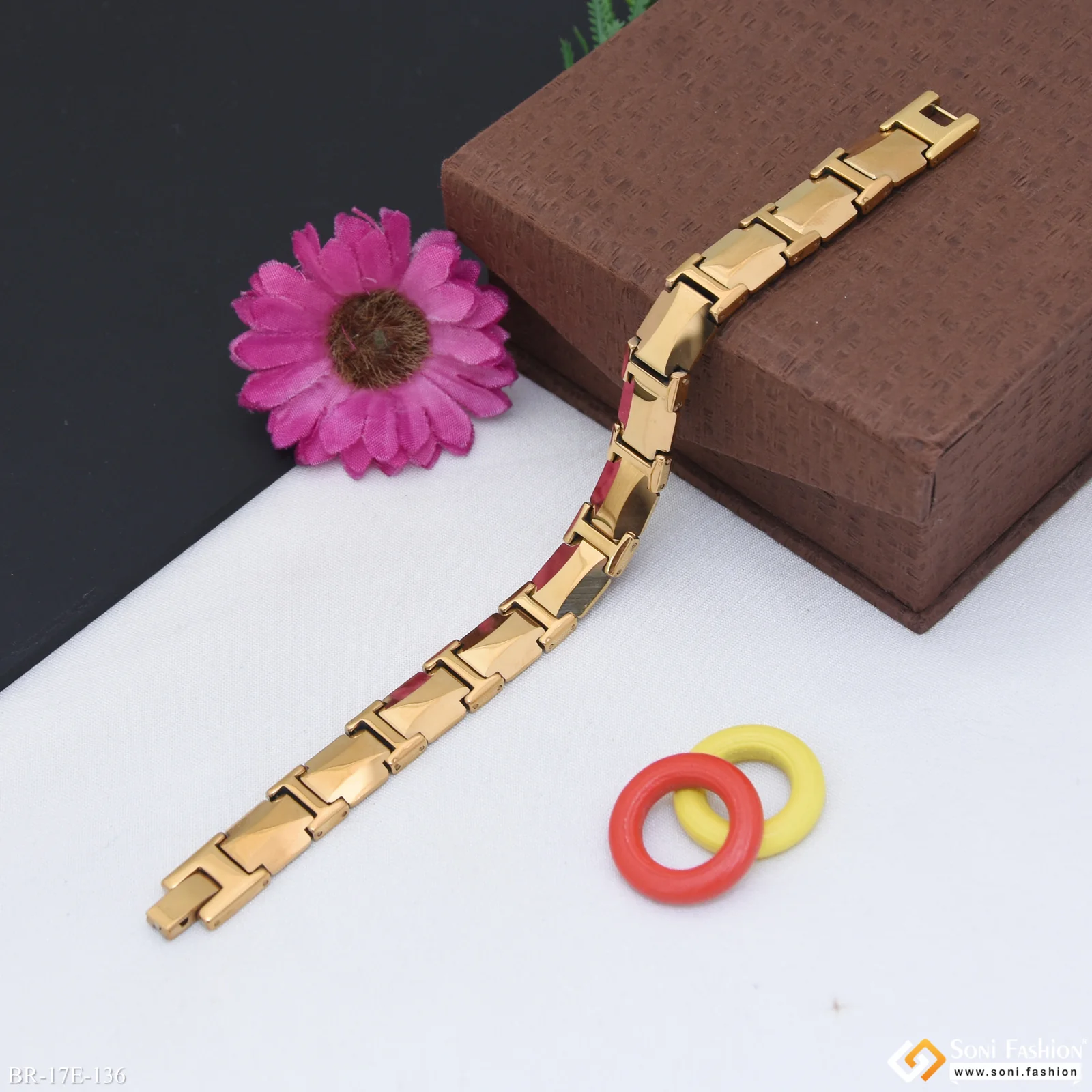Latest Design Golden Color Ceramic Bracelet for Men - Style E136 - Image 5