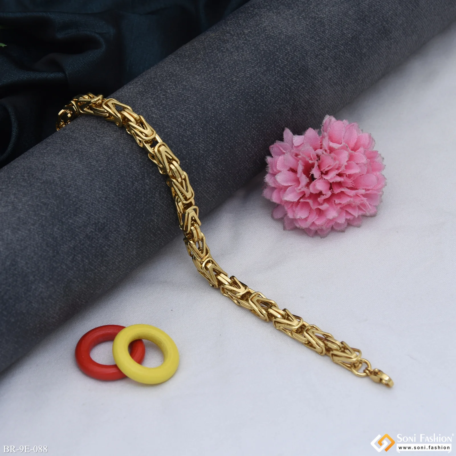 Latest Design Golden Color Stainless Steel Bracelet for Men - Style E088 - Image 4