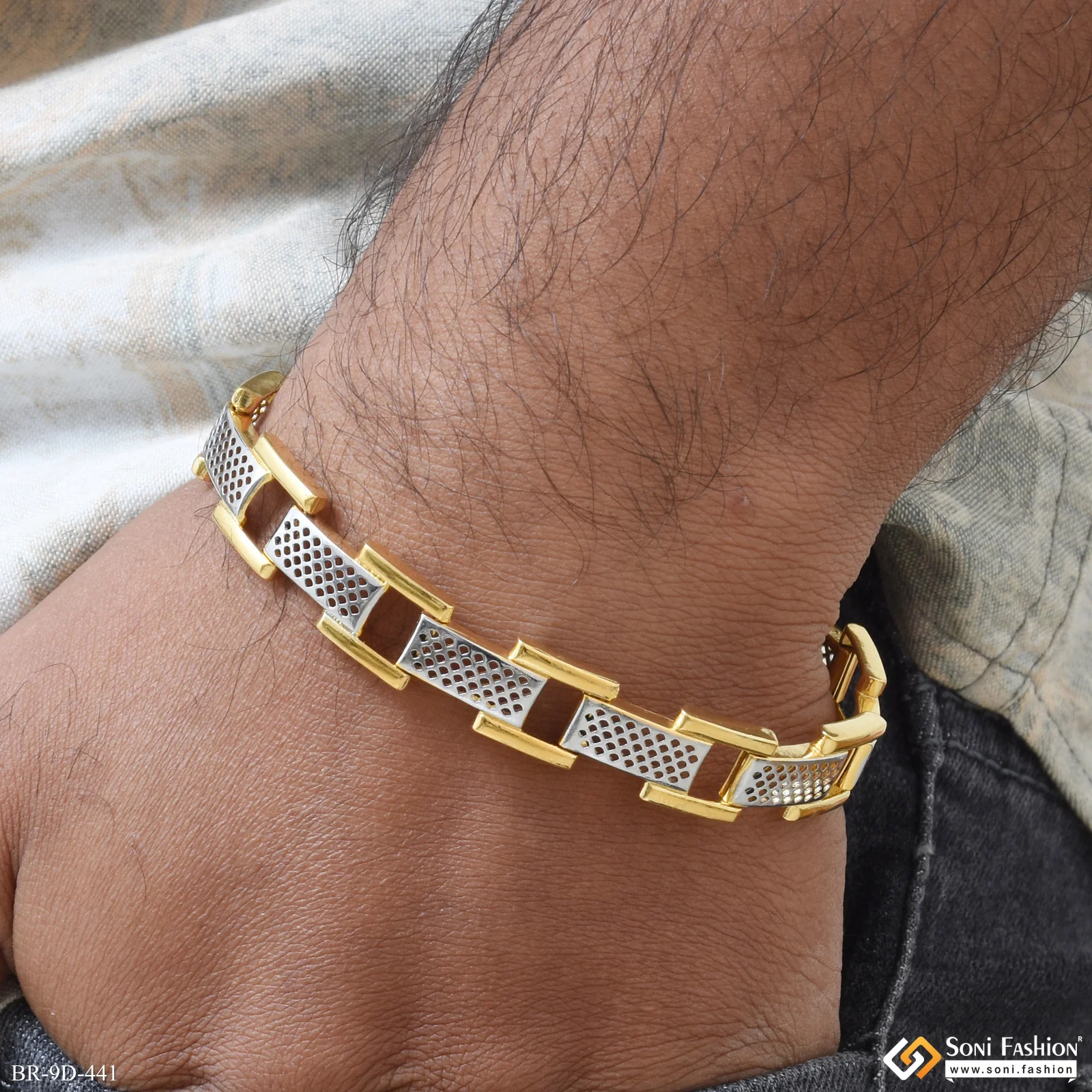 Latest Design Golden & Silver Color Bracelet for Men - Style D441