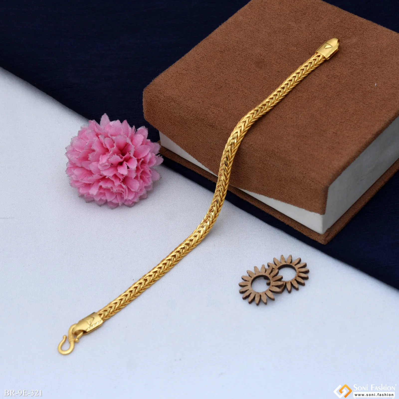 Fabulous Design Gold Plated Bracelet for Men - Style E321 - Image 4