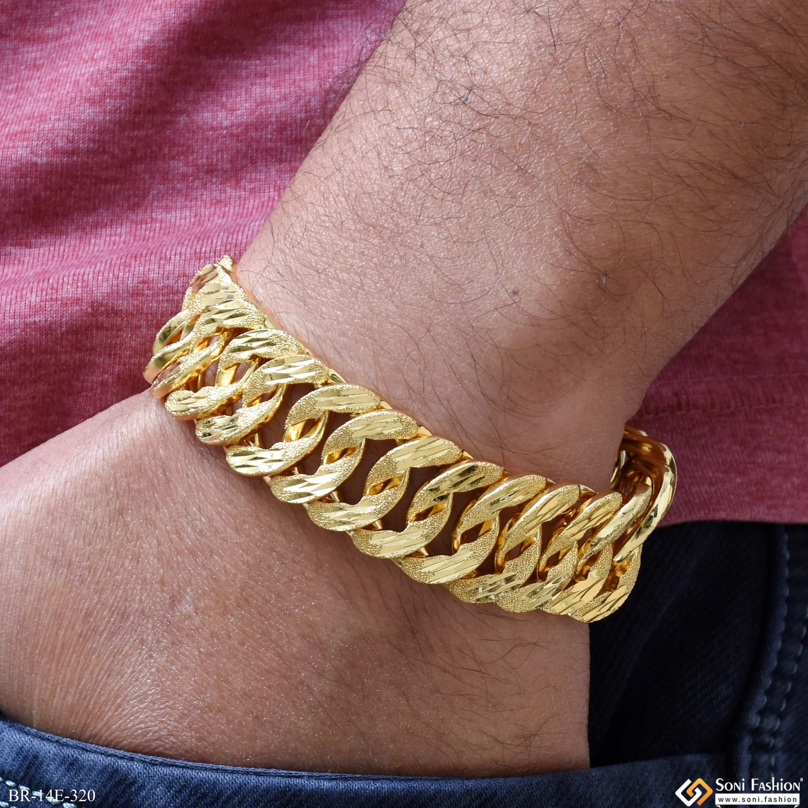 Fashionable Design Gold Plated Bracelet for Men - Style E320