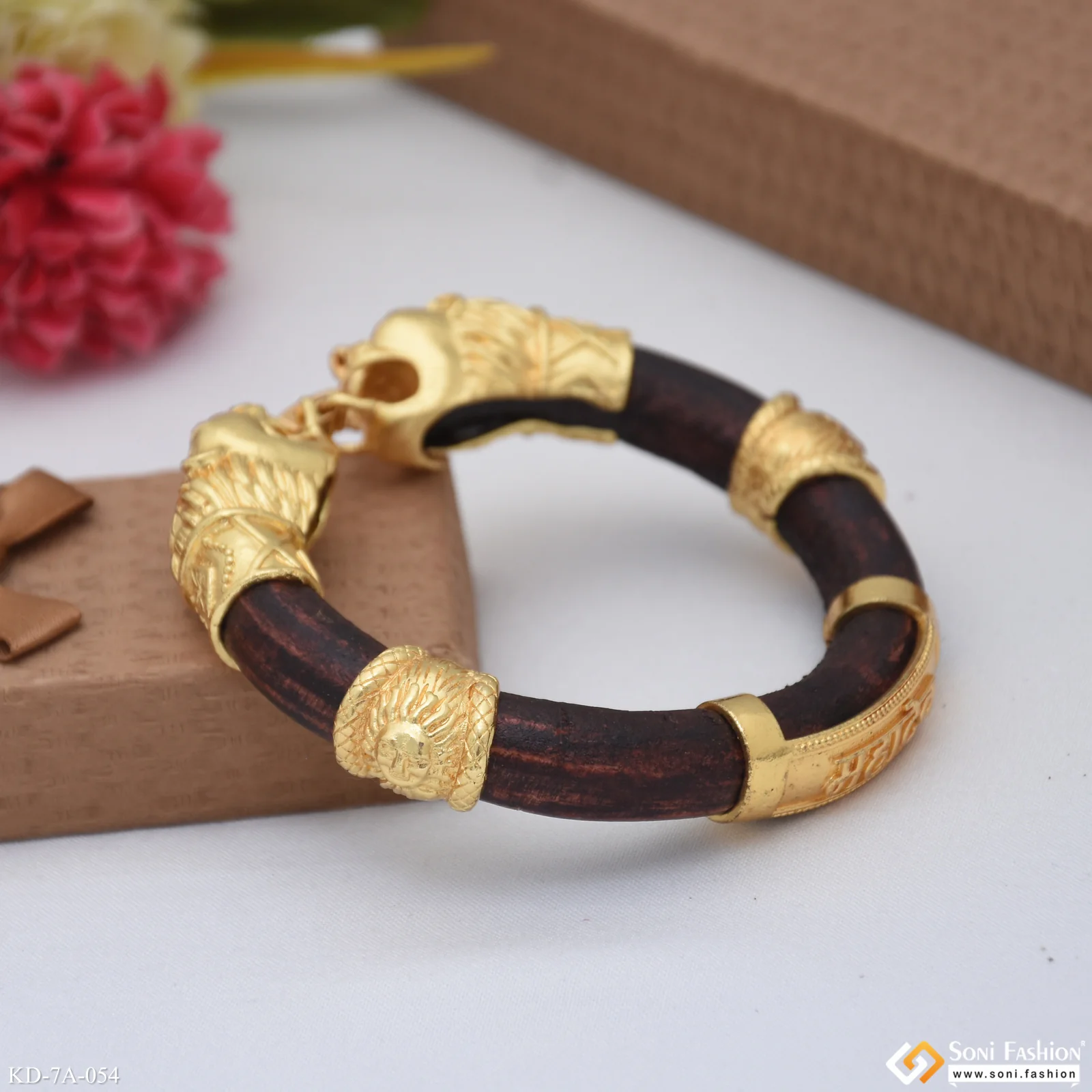 Two-Lion Face & Mahadev Genda Kada Classic Design Leather Gold Plated - Style A054 - Image 4
