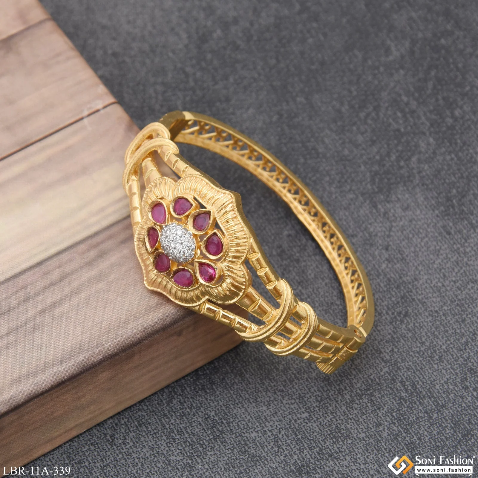 New Style with Diamond New Style Gold Plated Bracelet for Ladies - Style A339 - Image 4