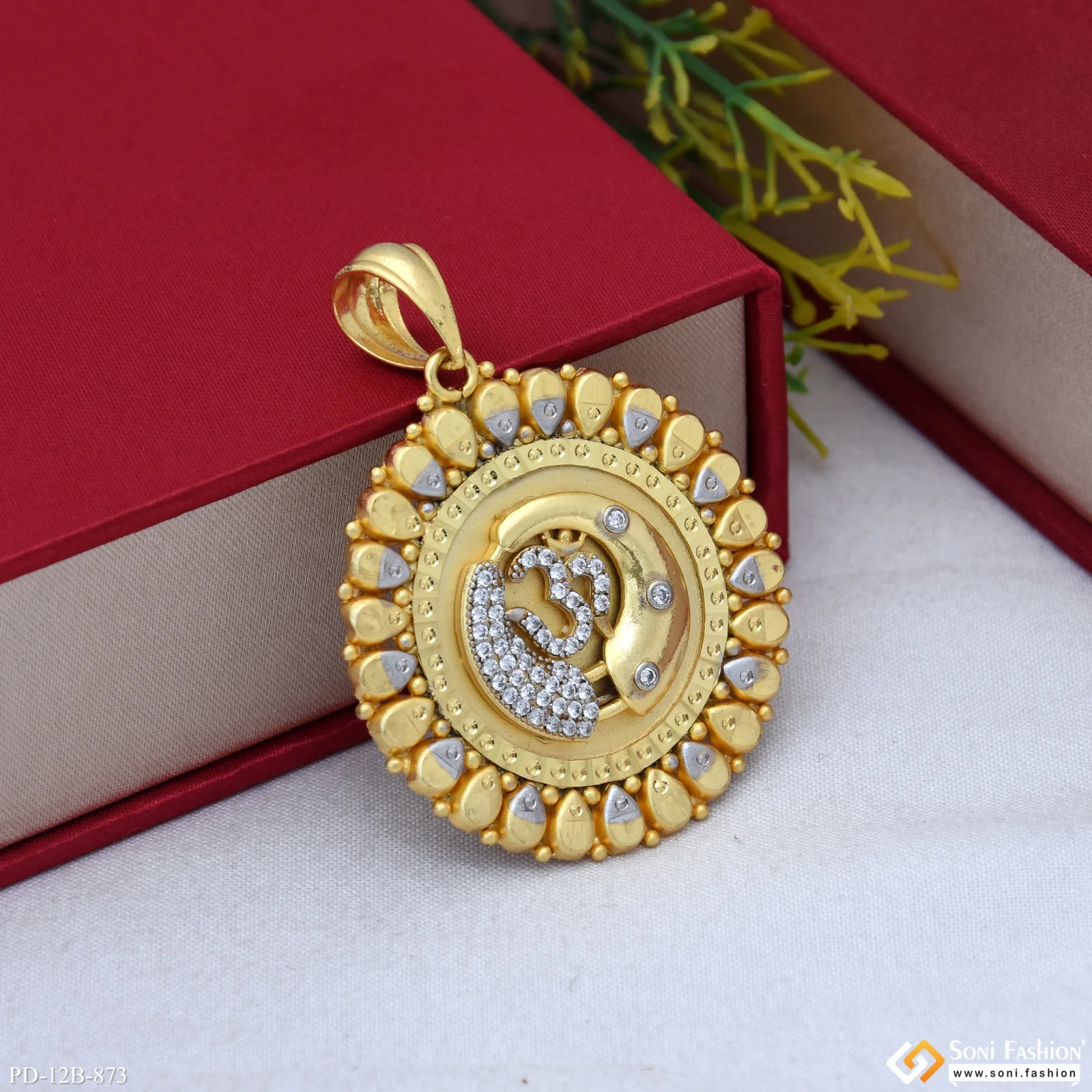 Om Popular Design Gold Plated Pendant for Men - Style B873 - Image 3