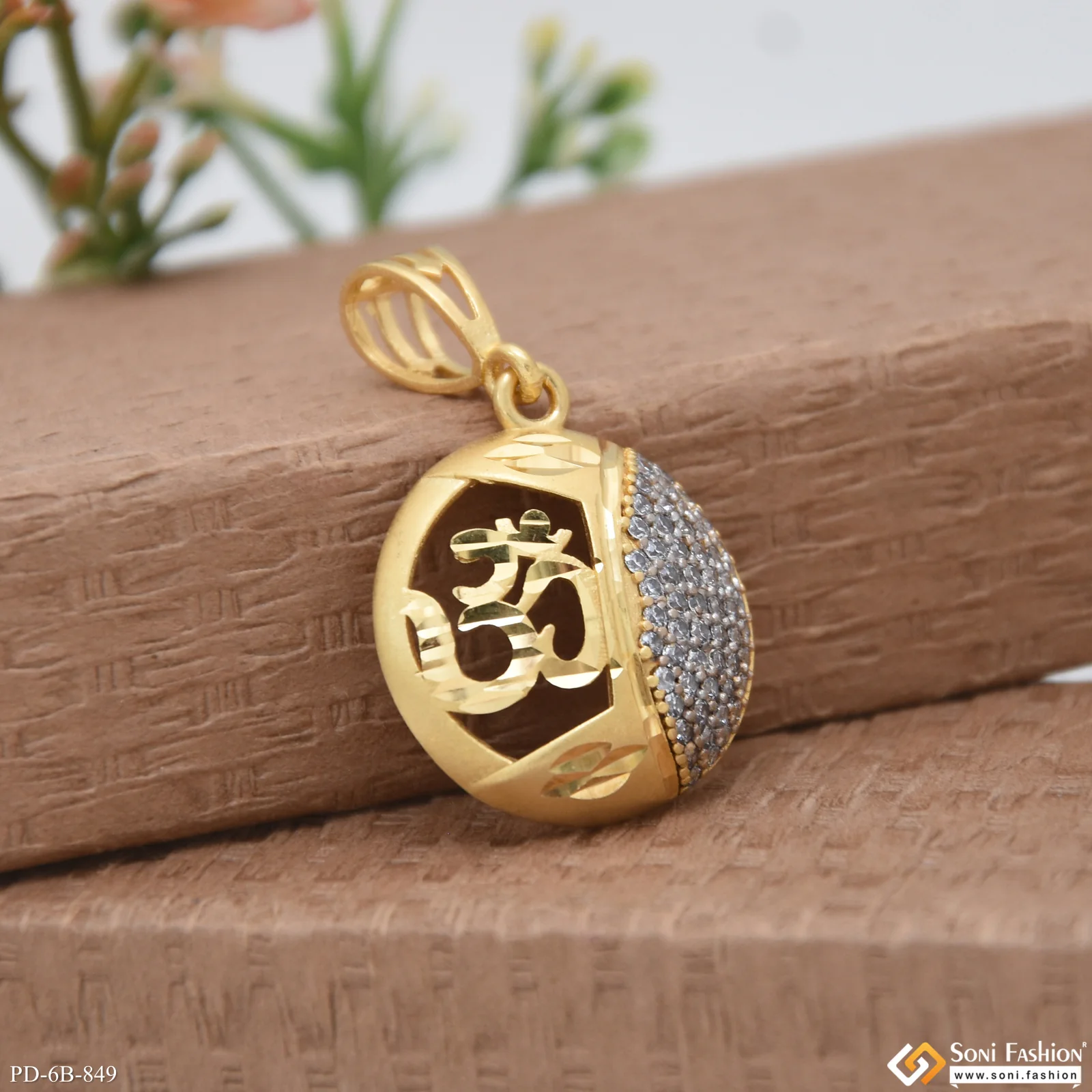 Om Prominent Design Gold Plated Pendant for Men - Style B849 - Image 4