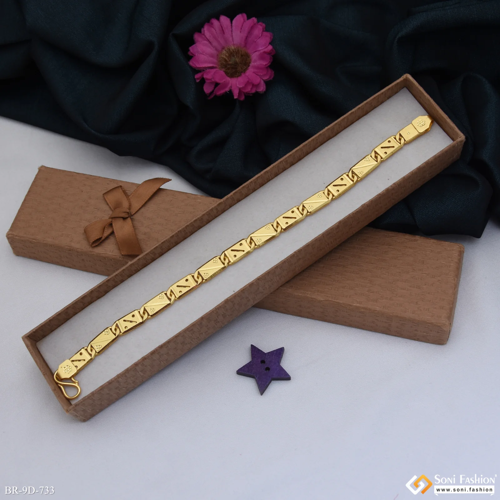 Popular Design Gold Plated Nawabi Bracelet for Men - Style D733