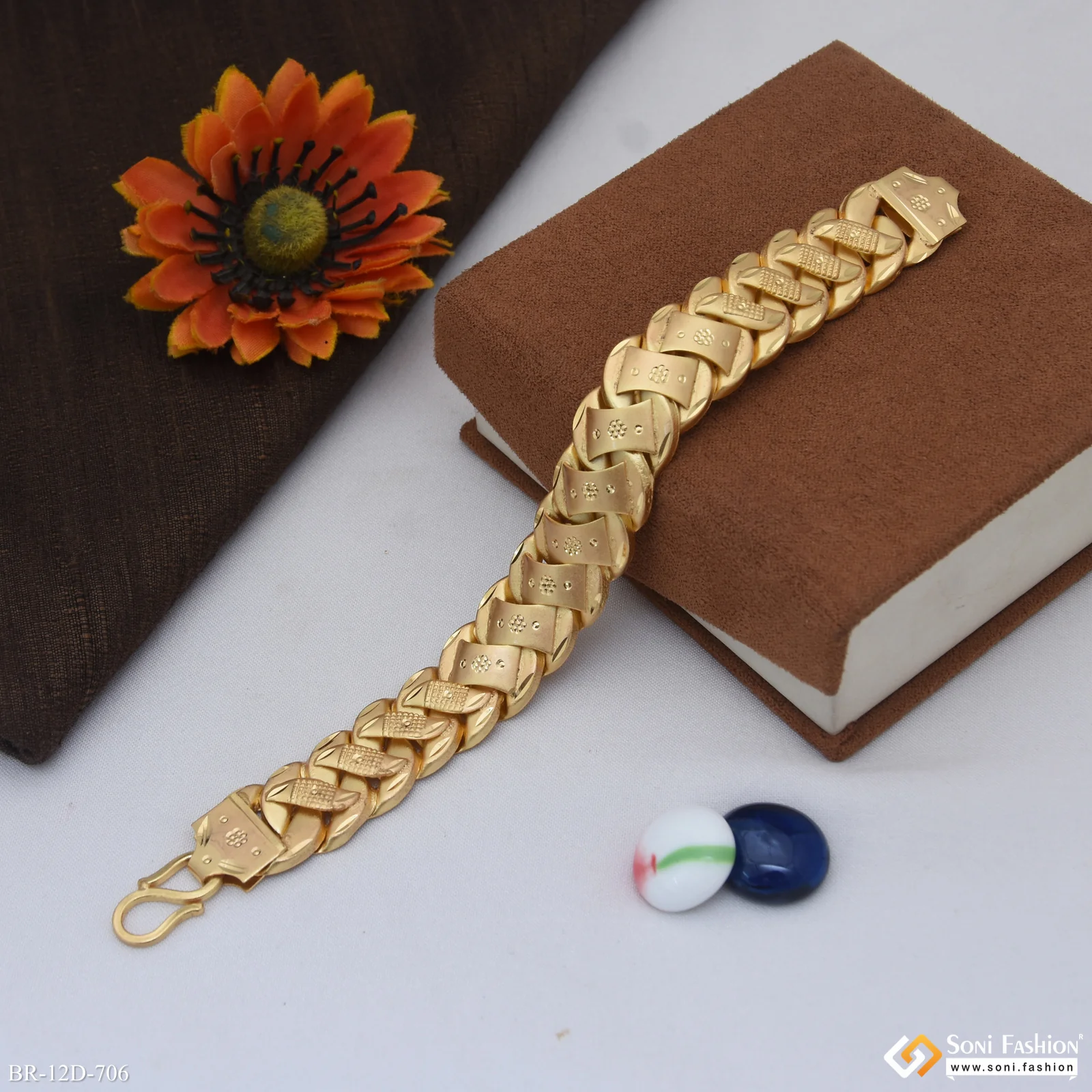 Popular Design Gold Plated Pokal Bracelet for Men - Style D706 - Image 4