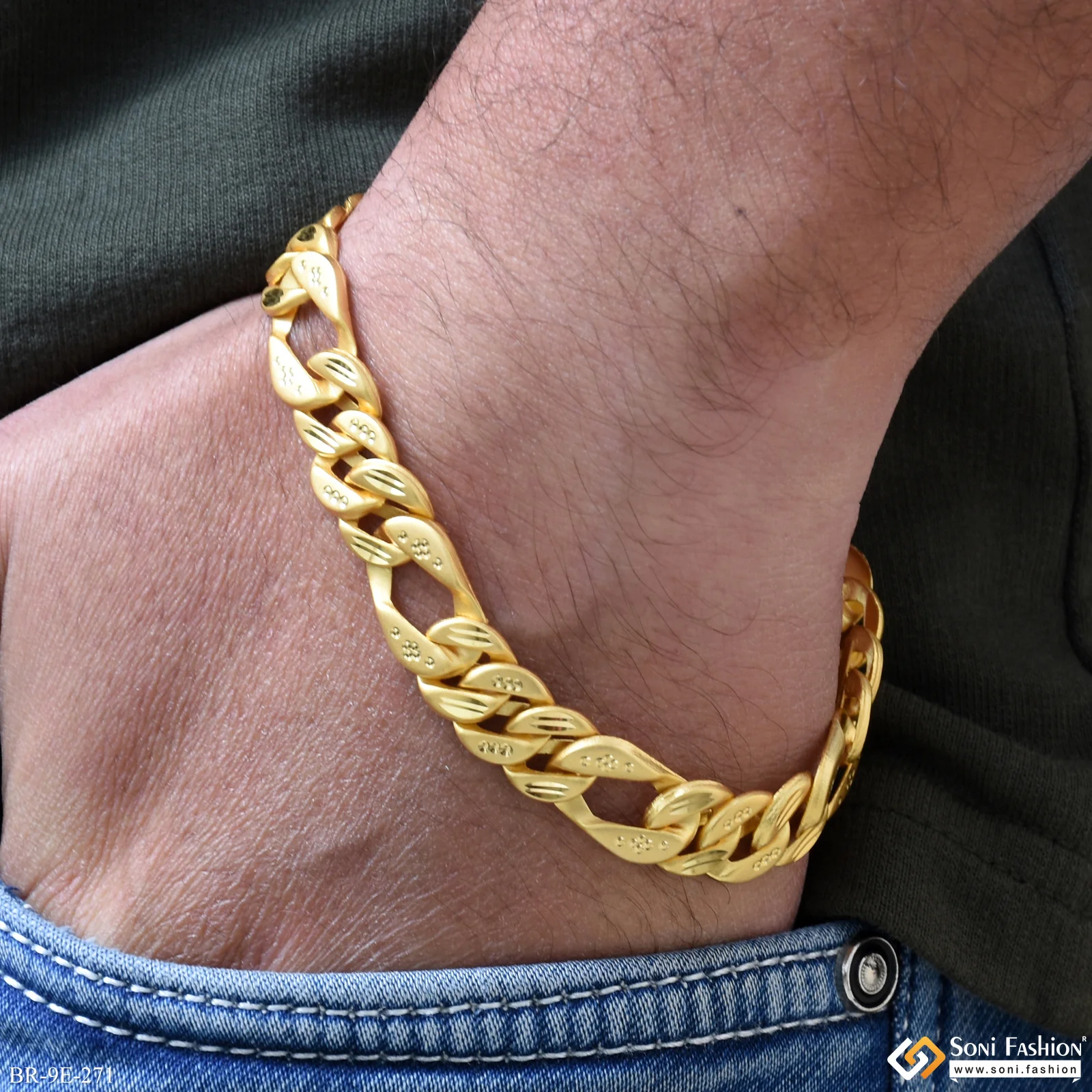 Popular Design Gold Plated Pokal Bracelet for Men - Style E271
