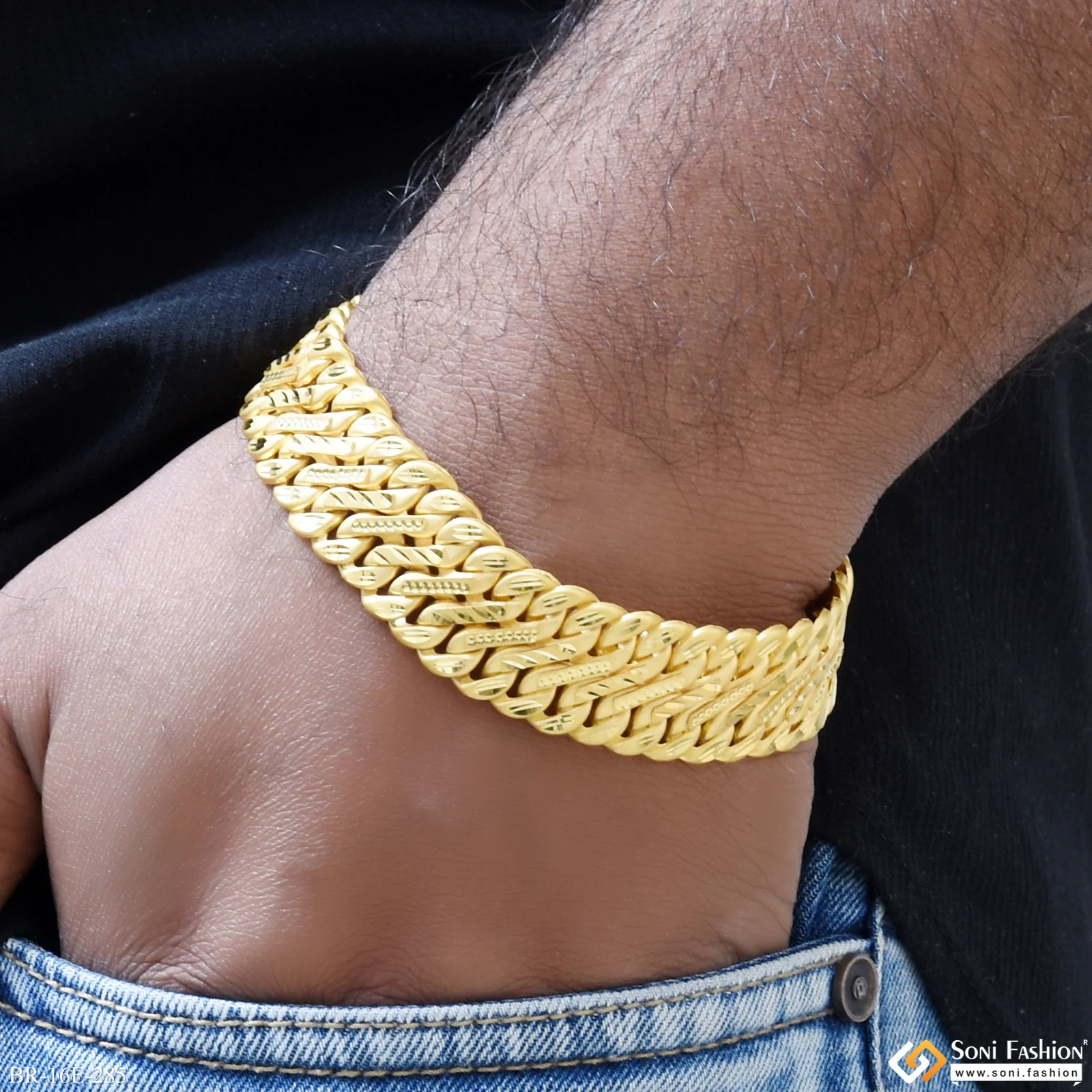 Popular Design Gold Plated Pokal Bracelet for Men - Style E285